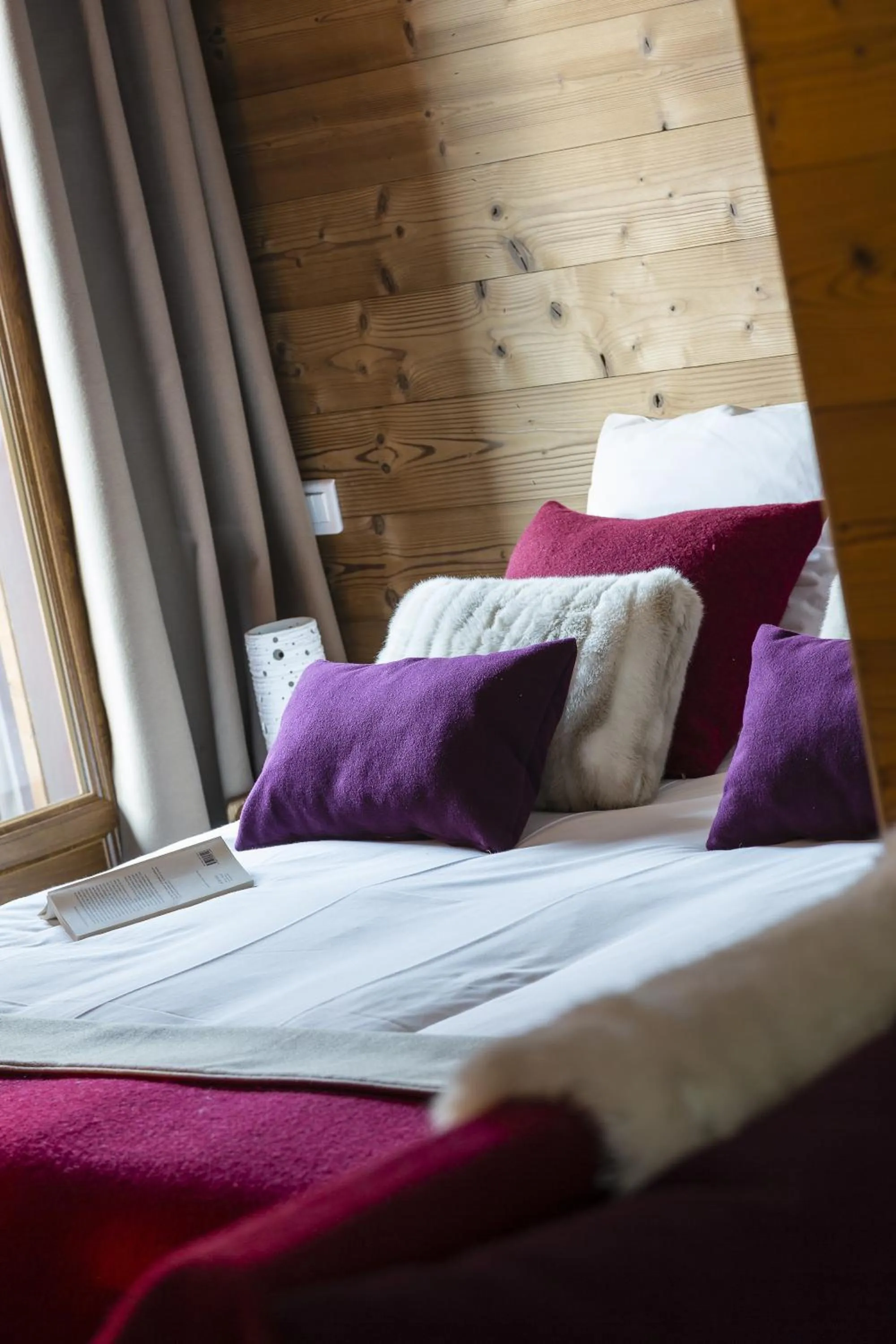 Bed in Hôtel du Bourg