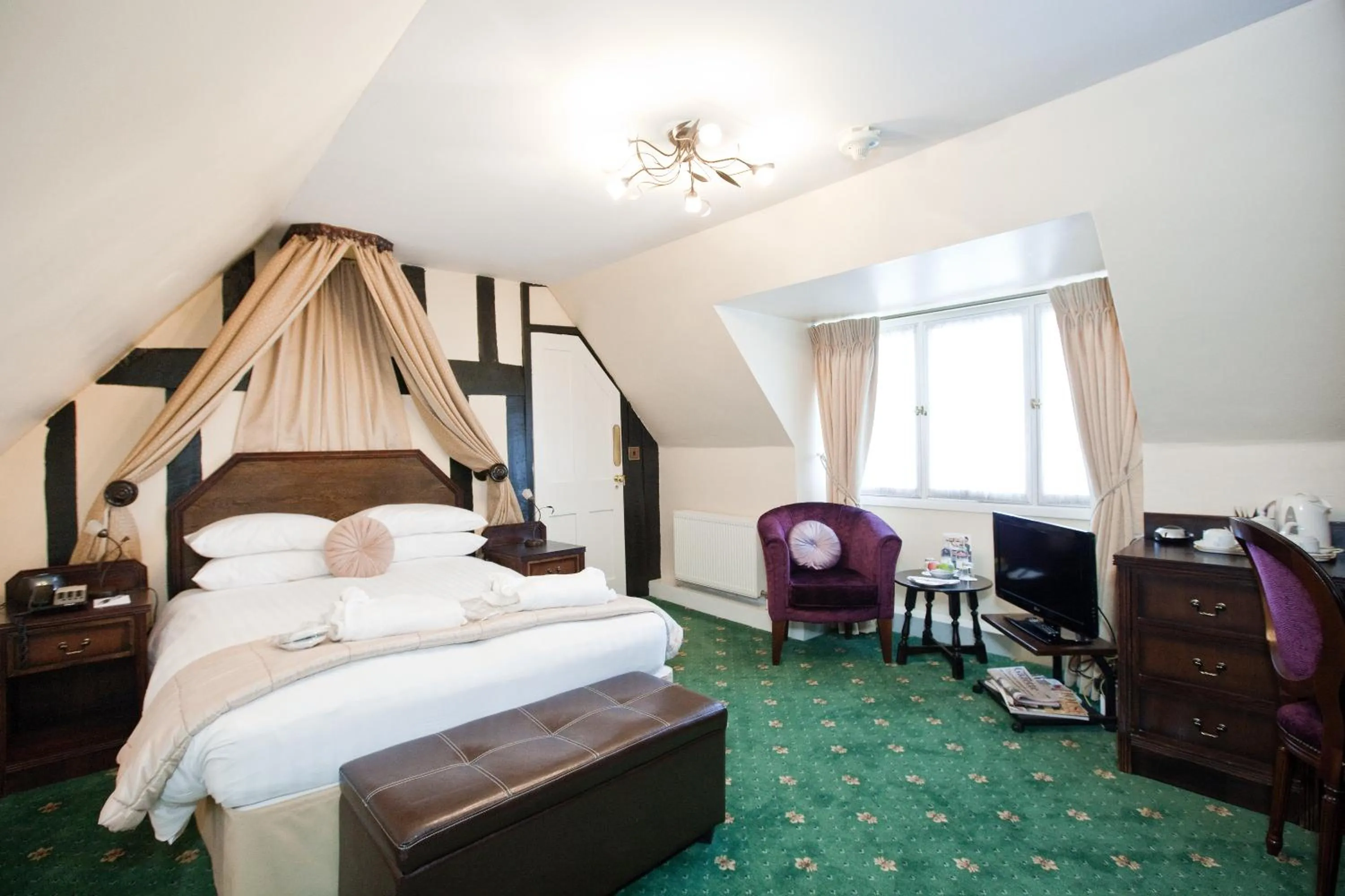 Bed in Marygreen Manor