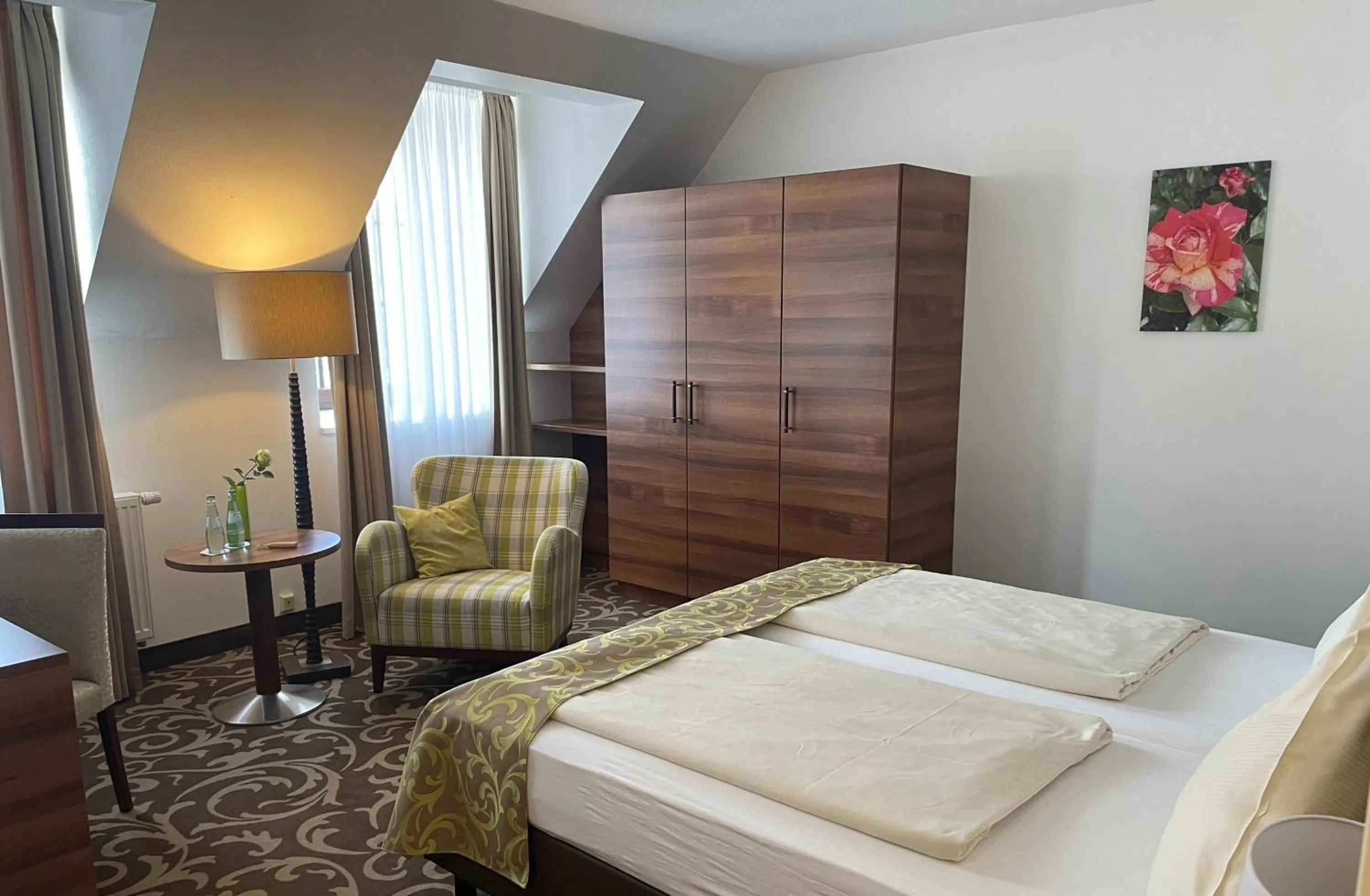 Photo of the whole room, Bed in Hotel Winter