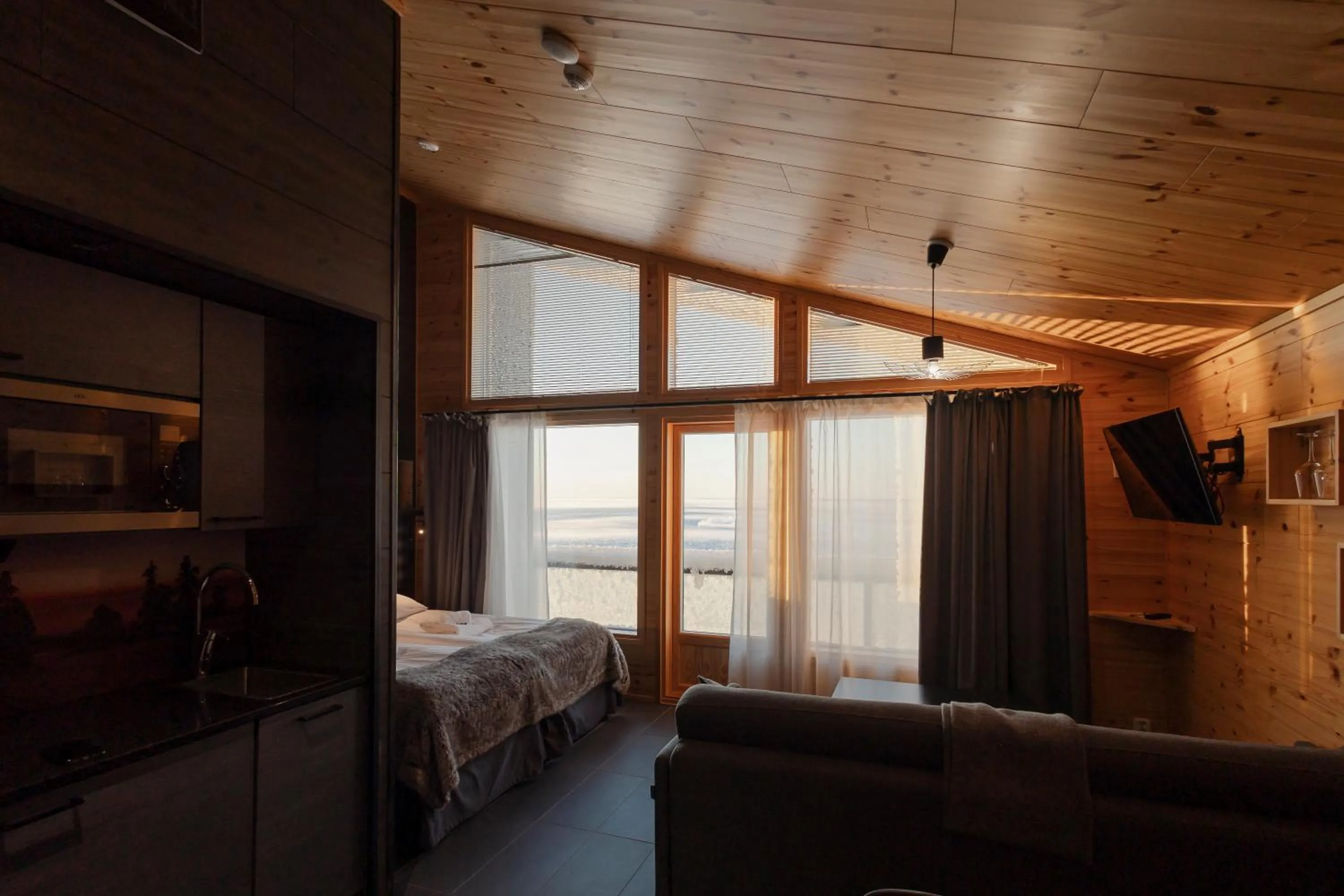Living room, Bed in Star Arctic Hotel & Activities