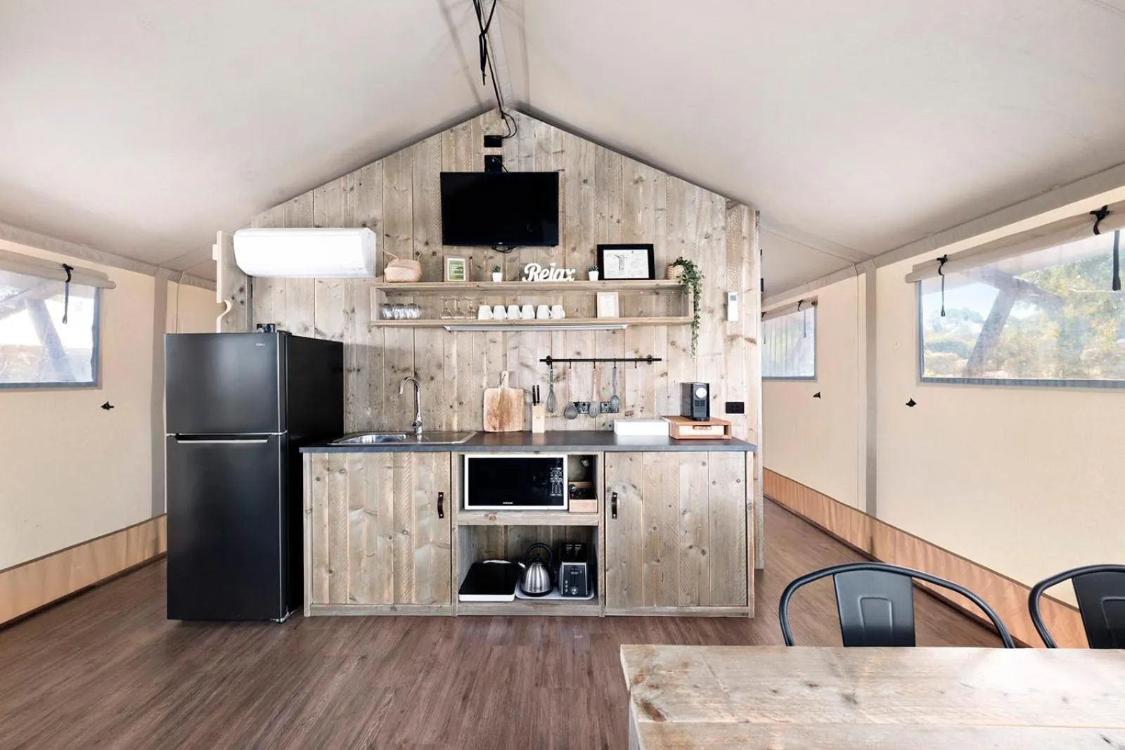 TV and multimedia in Scamander Sanctuary Holiday Park