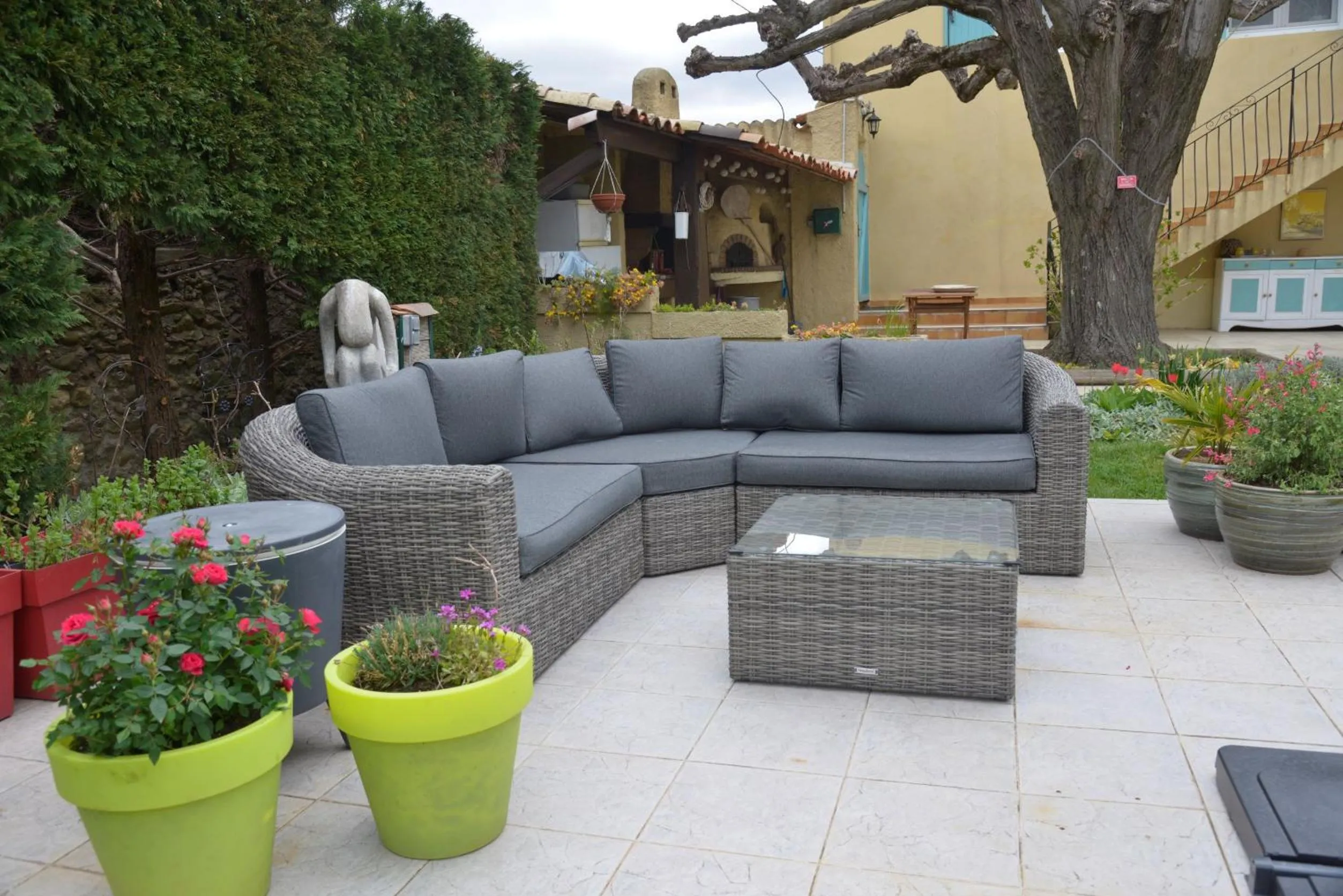 Garden in Au Grand Bonheur