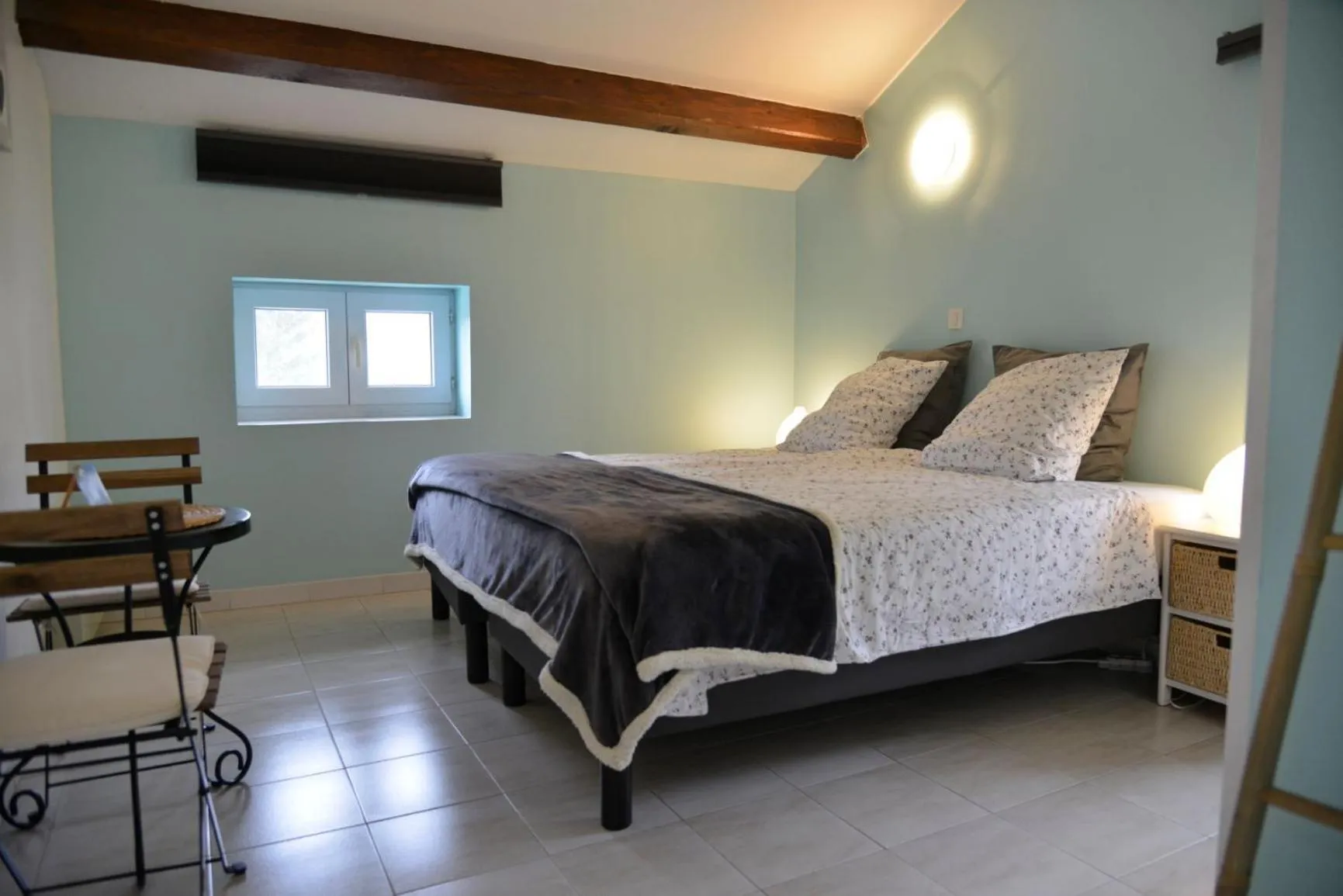 Bedroom, Bed in Au Grand Bonheur