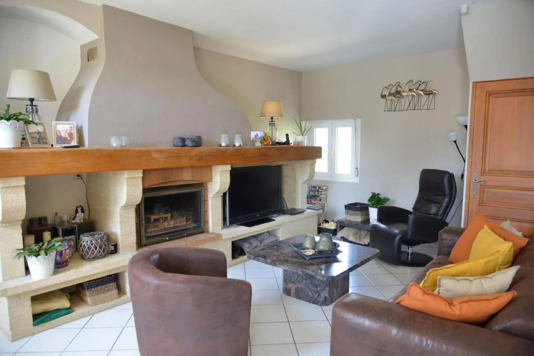 Property building in Au Grand Bonheur