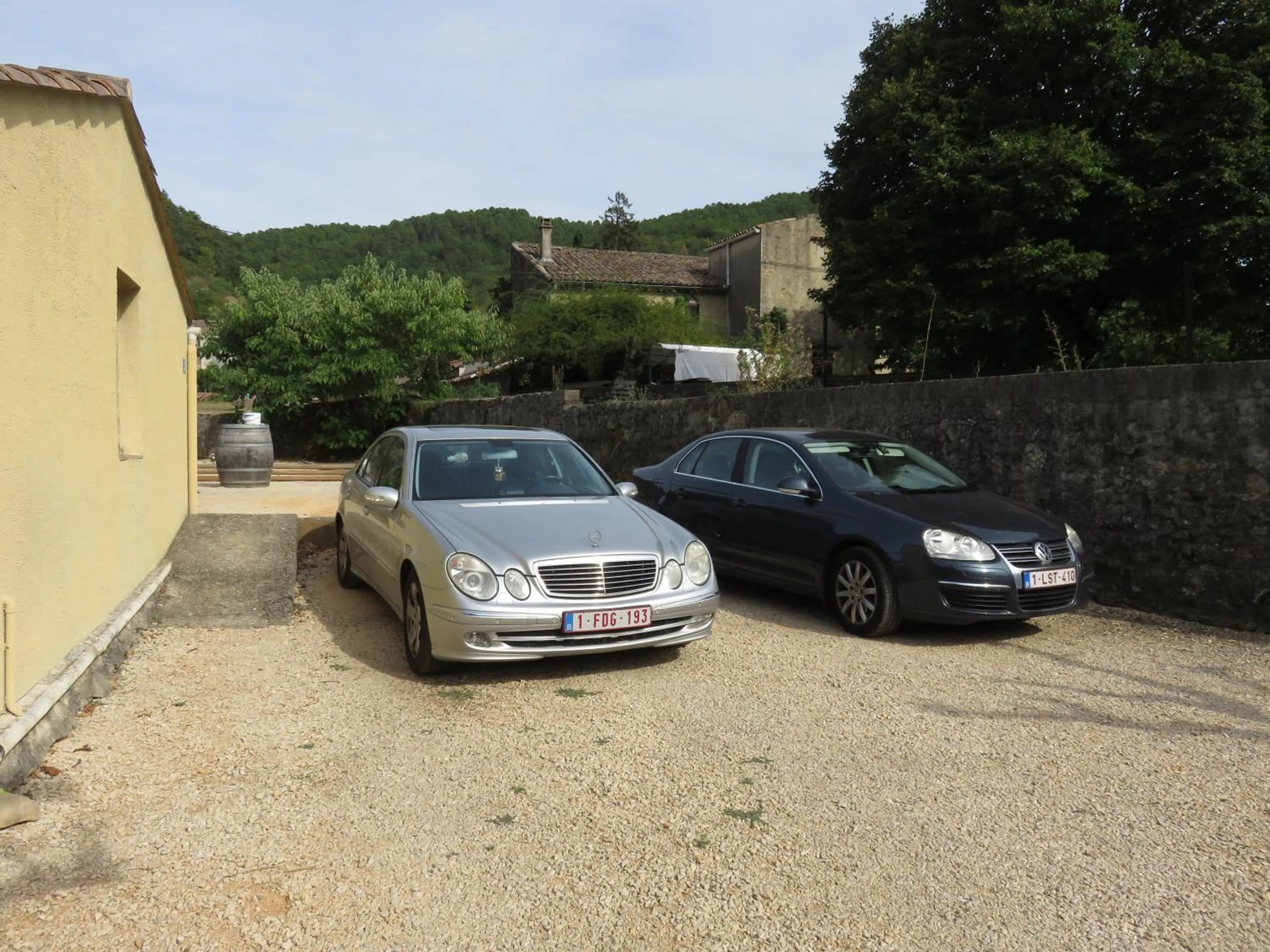 Property building in Au Grand Bonheur