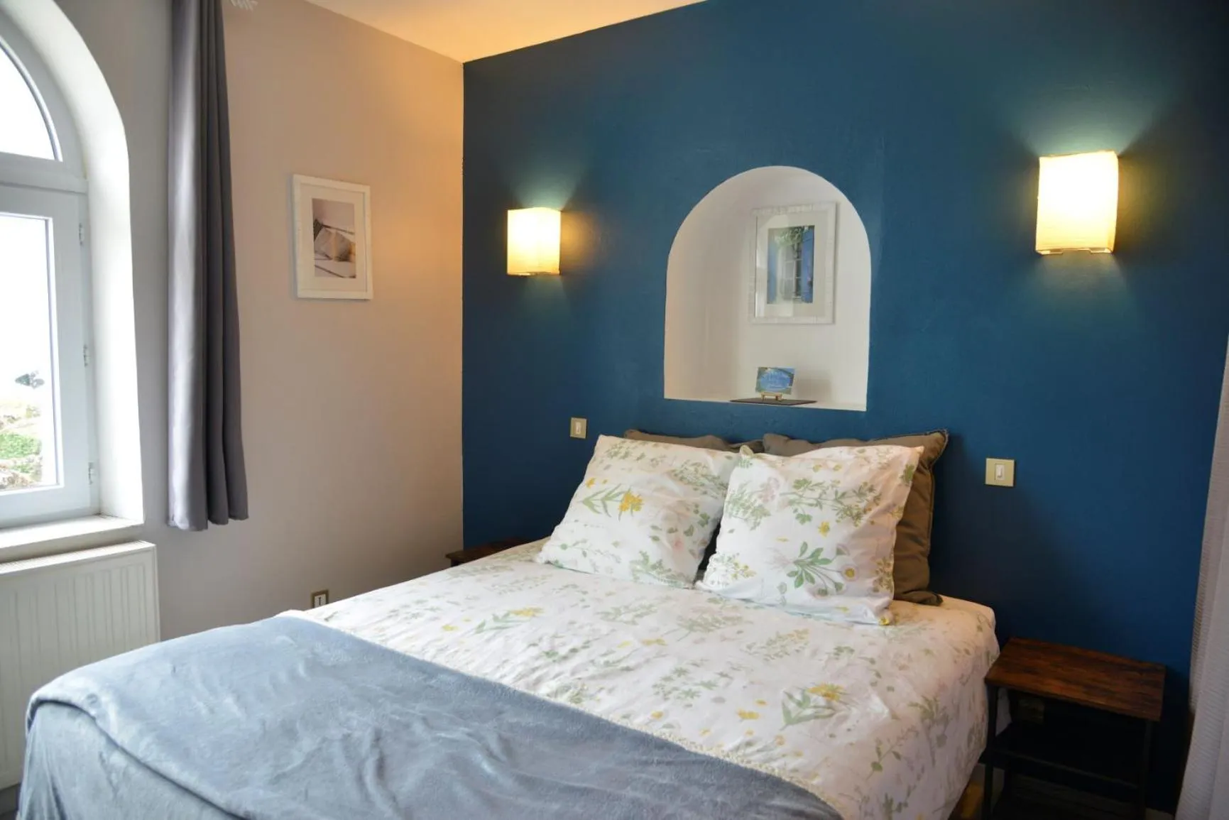 Bedroom, Bed in Au Grand Bonheur