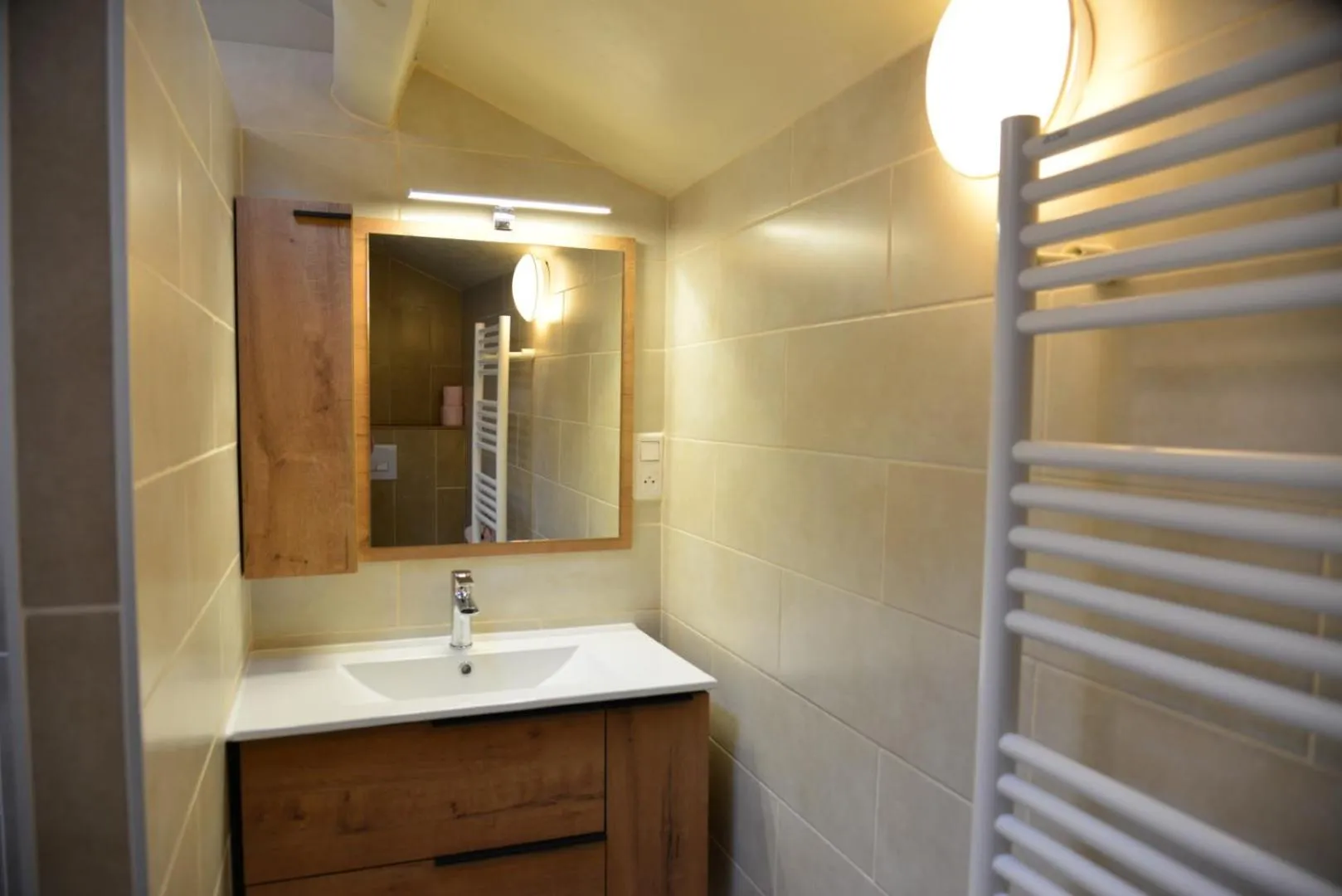 Bathroom in Au Grand Bonheur