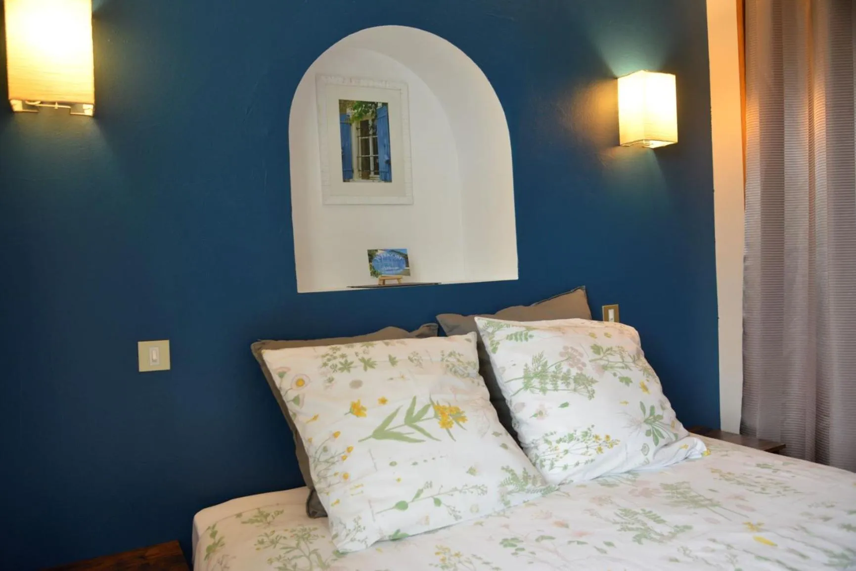 Bedroom, Bed in Au Grand Bonheur