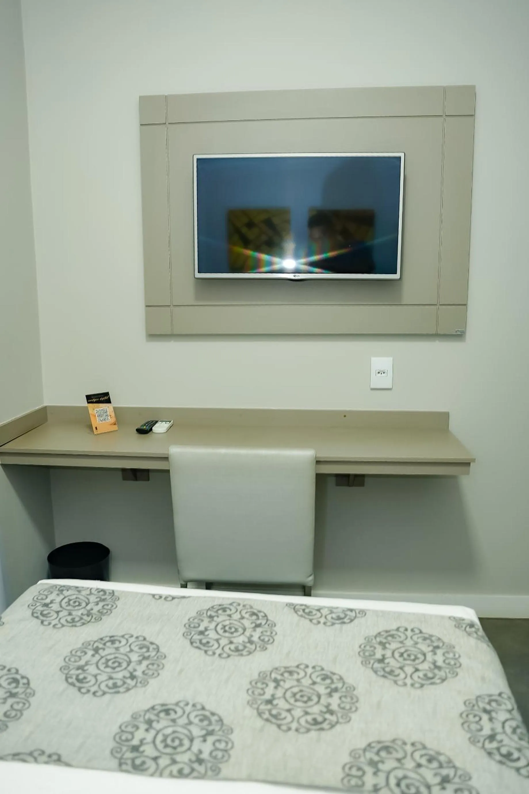 TV and multimedia, Bed in Verona Tower Hotel