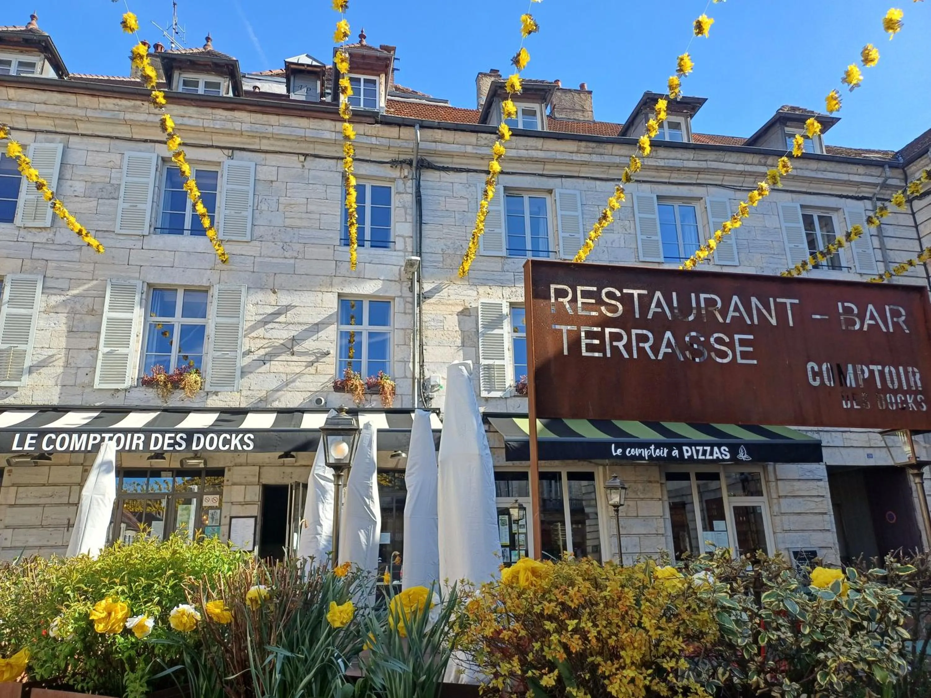 Restaurant/places to eat in Le Comptoir du Voyageur