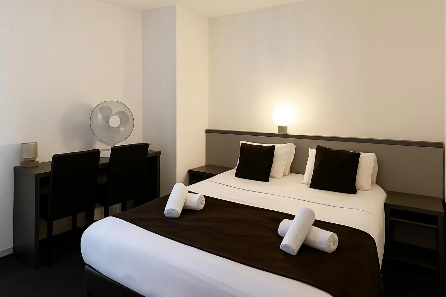 Bedroom, Bed in Hotel & Spa Gil de France Cap d'Agde