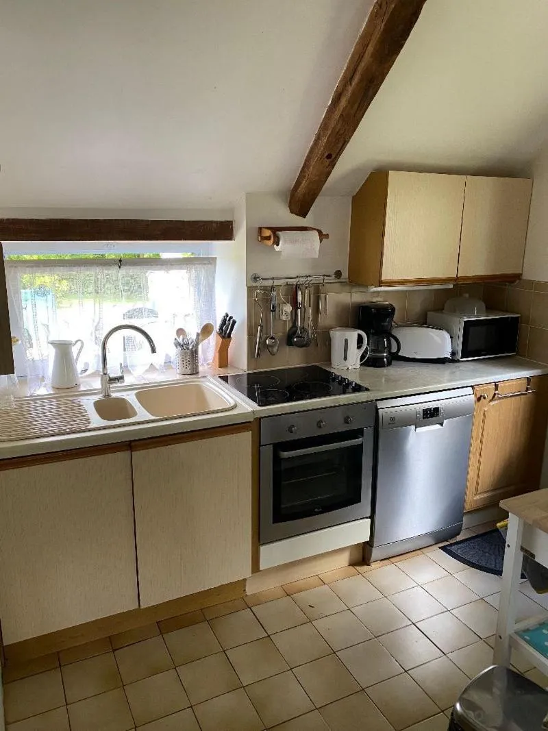 Kitchen or kitchenette in Gites de la Motte Parent