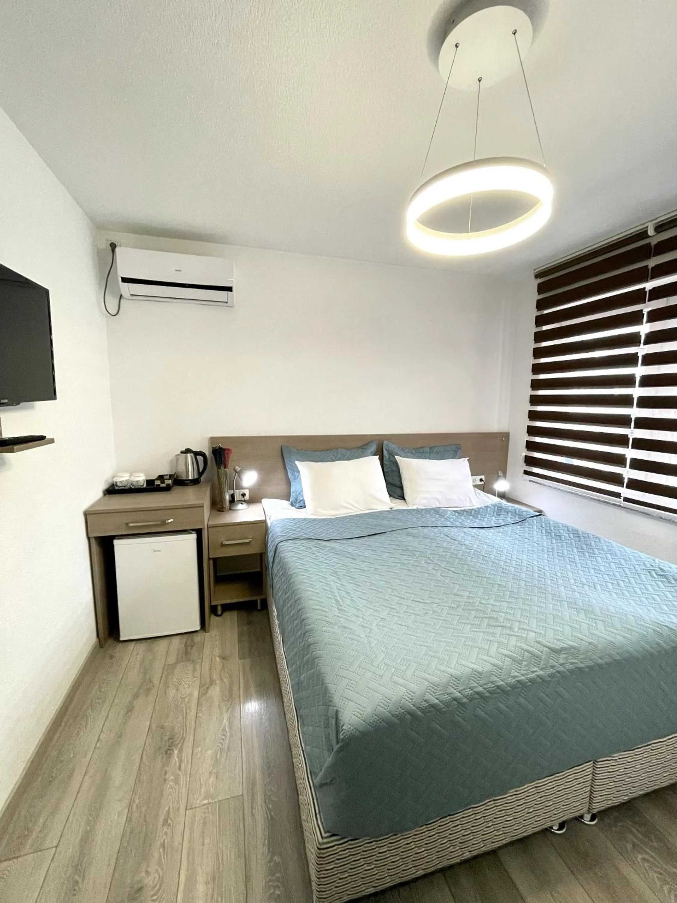 TV and multimedia, Bed in Stone Bridge Hotel