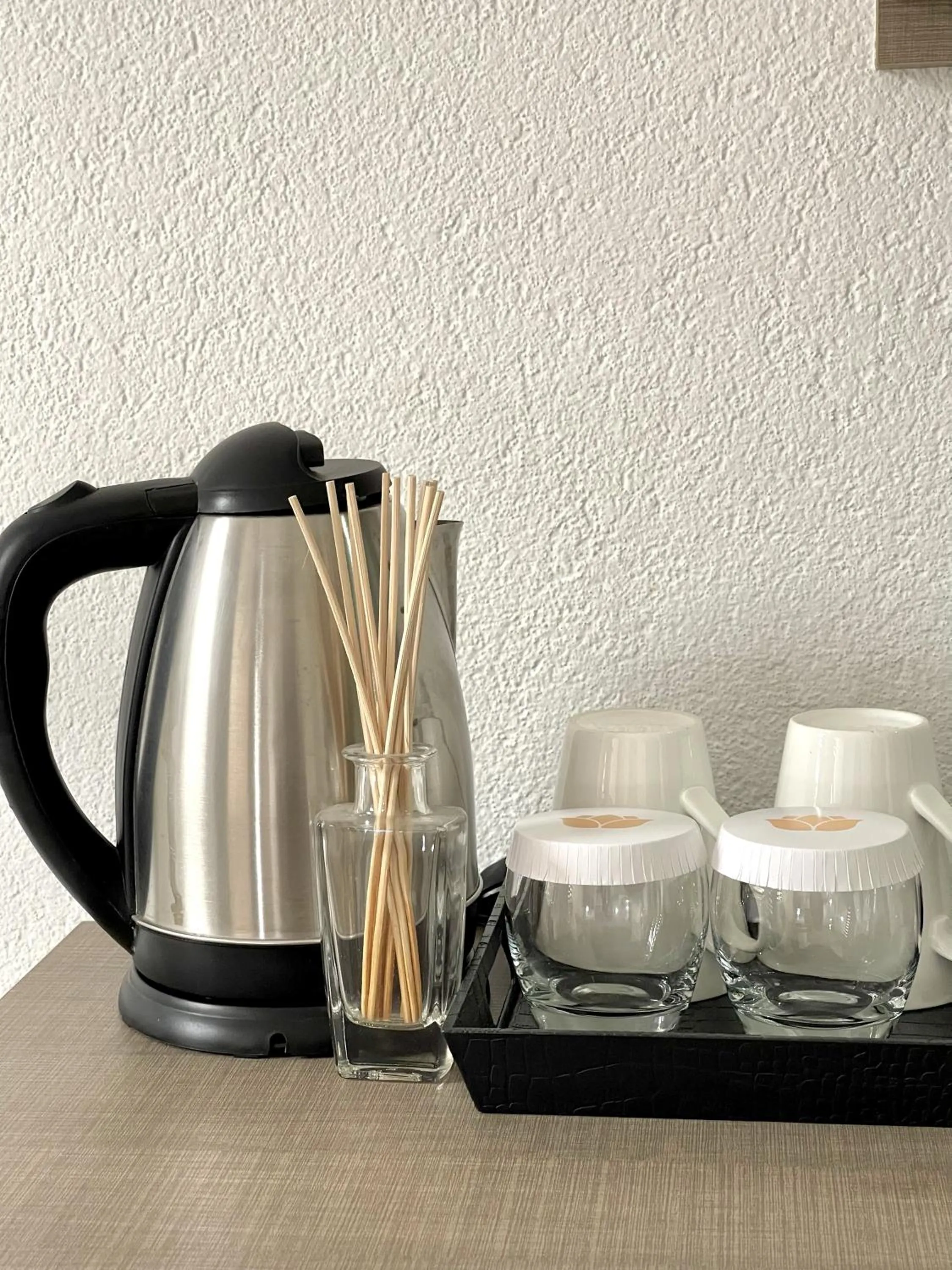 Coffee/tea facilities in Stone Bridge Hotel
