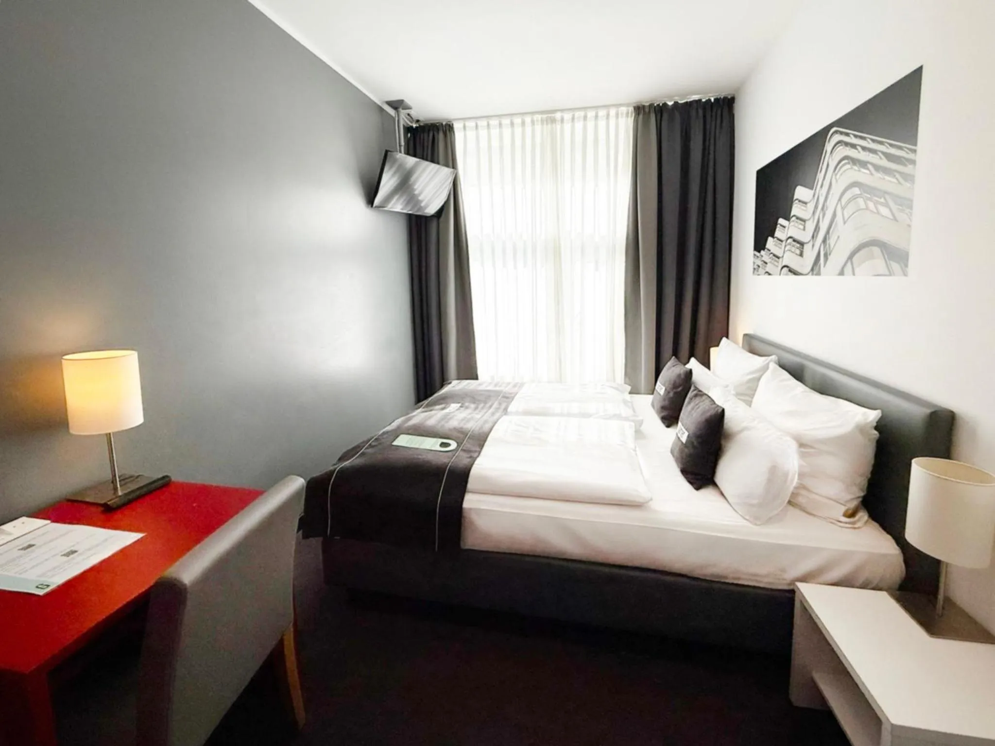 Photo of the whole room, Bed in Garner Hotel Berlin - Gendarmenmarkt by IHG