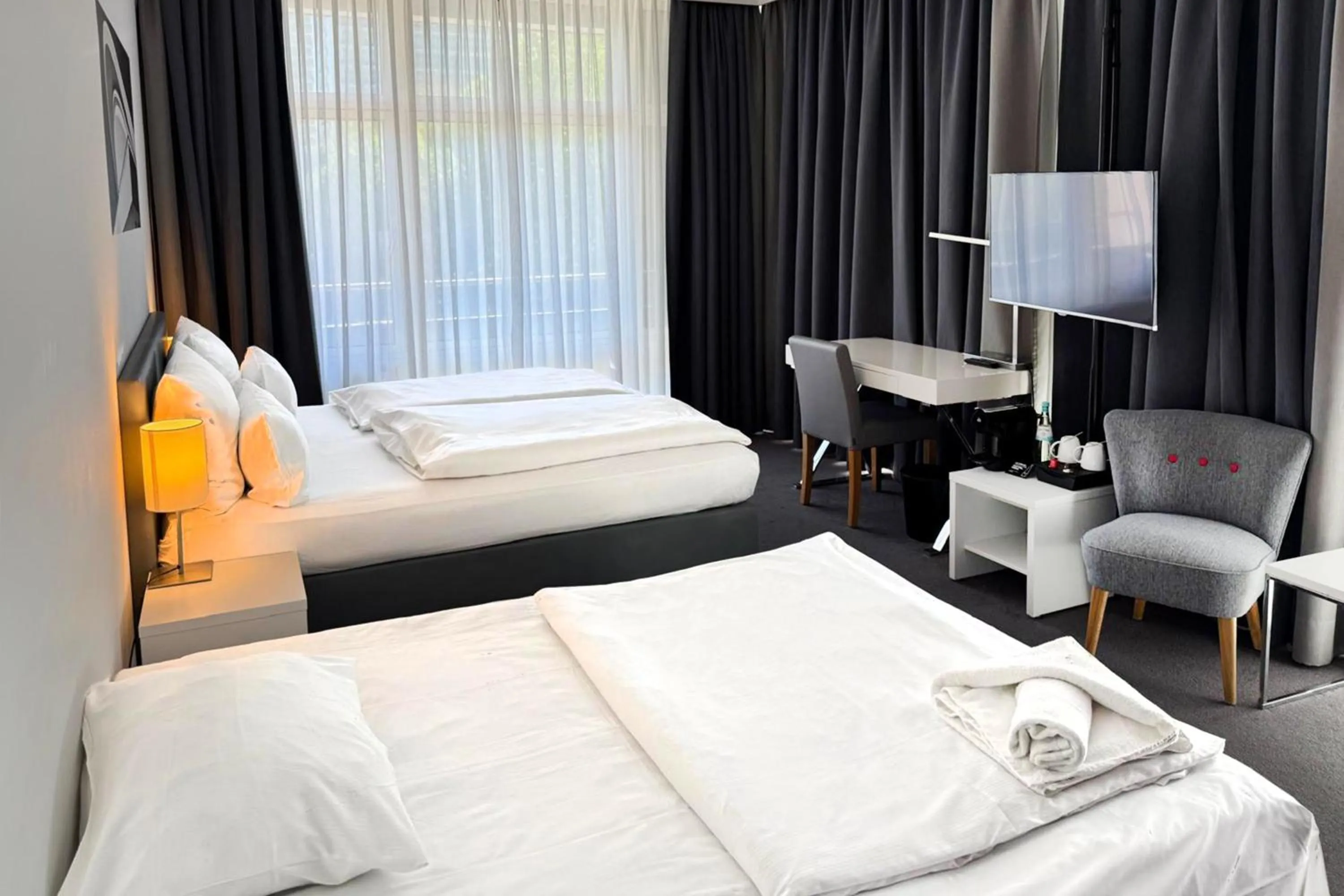 Photo of the whole room, Bed in Garner Hotel Berlin - Gendarmenmarkt by IHG