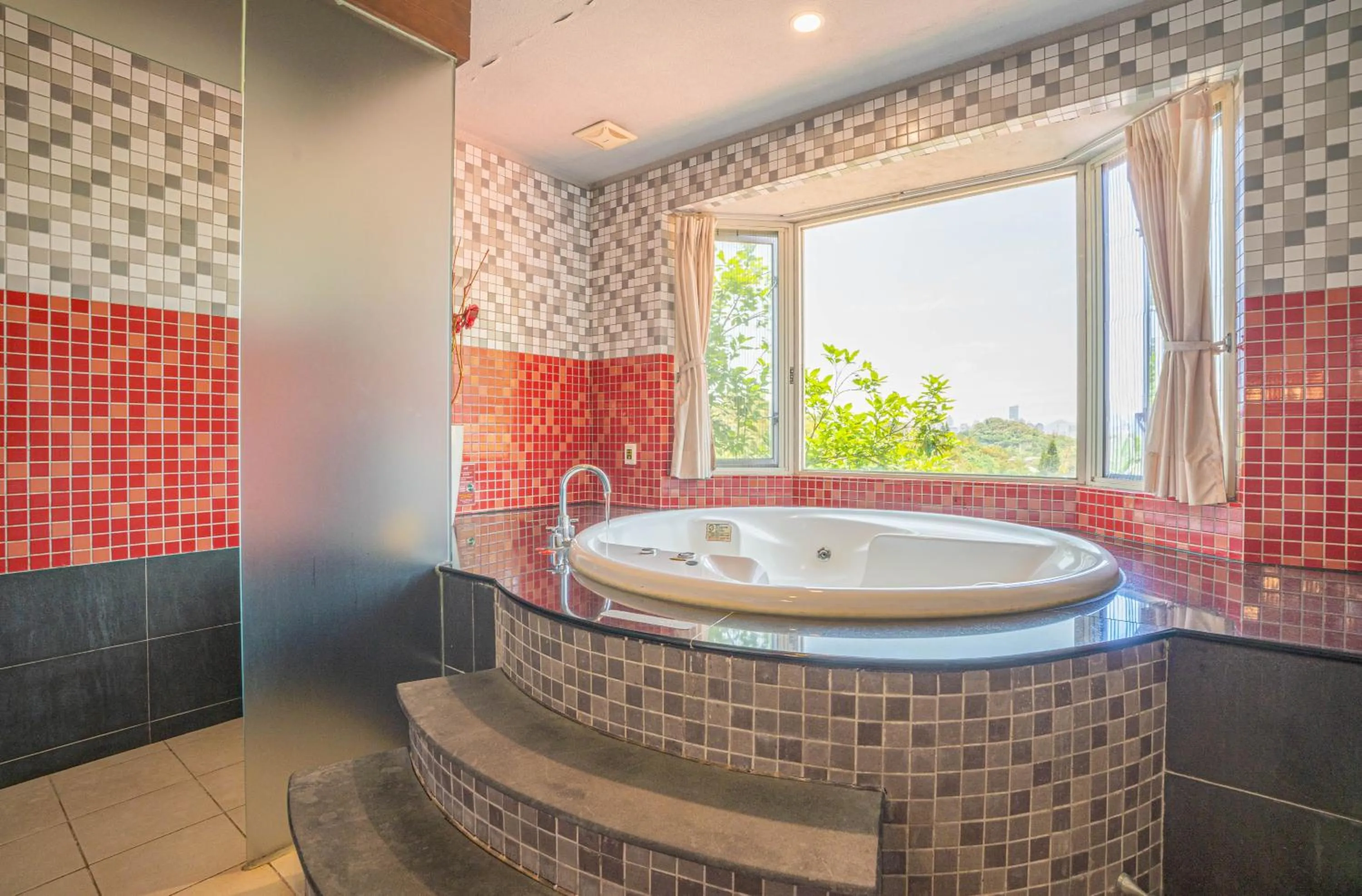 Bath in Regale Motel