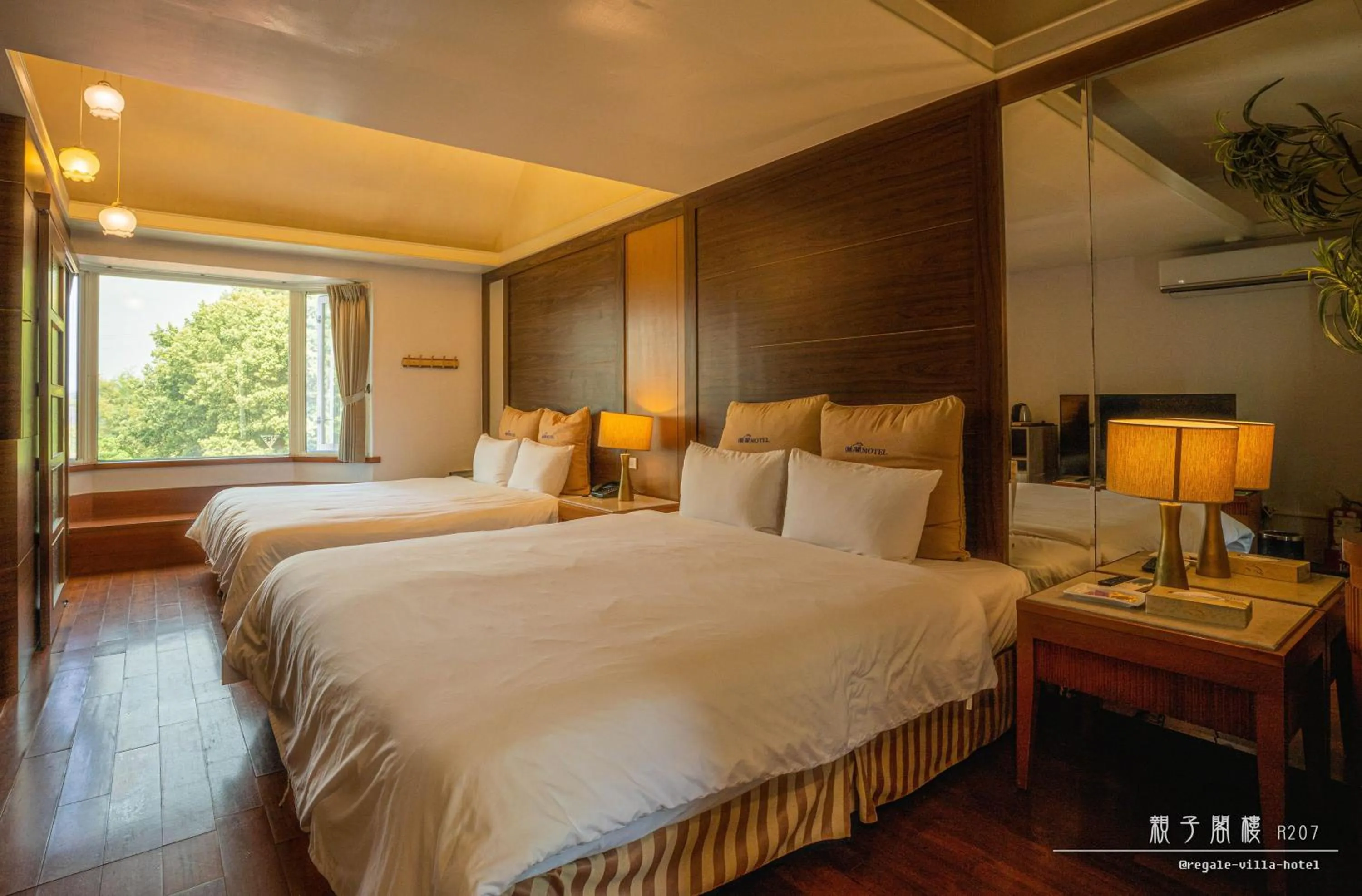 Bedroom, Bed in Regale Motel