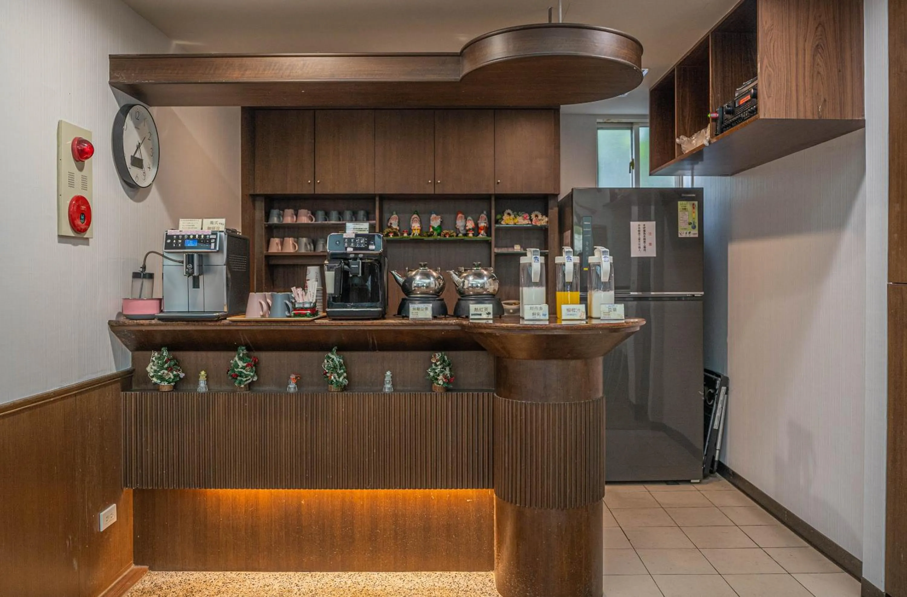 Breakfast in Regale Motel