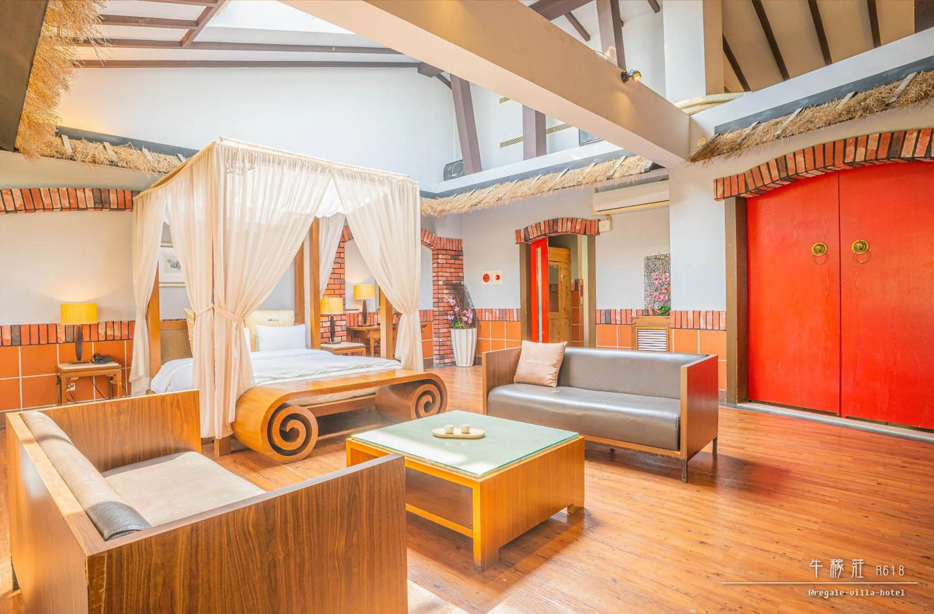 Living room in Regale Motel