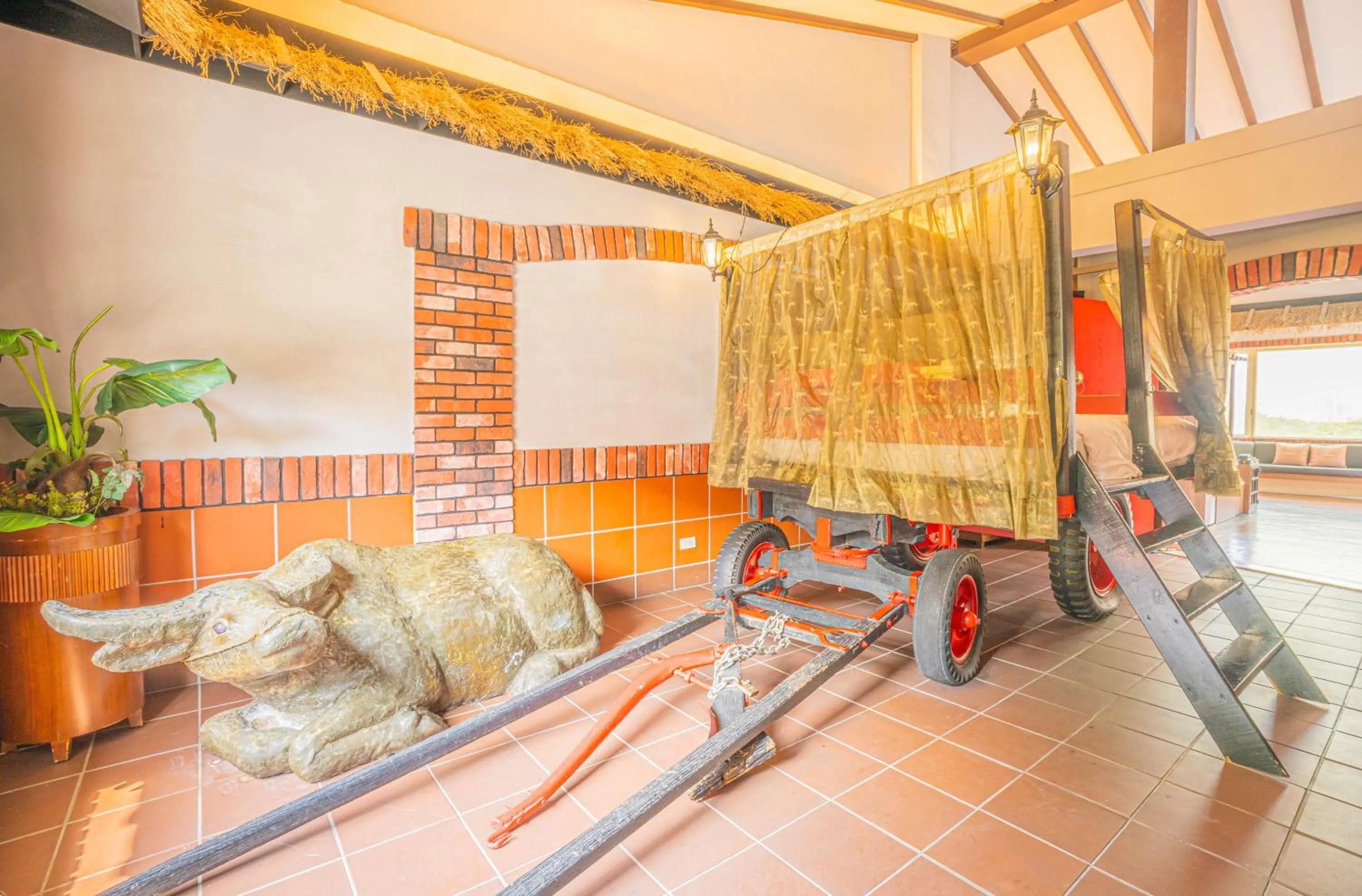 Seating area in Regale Motel