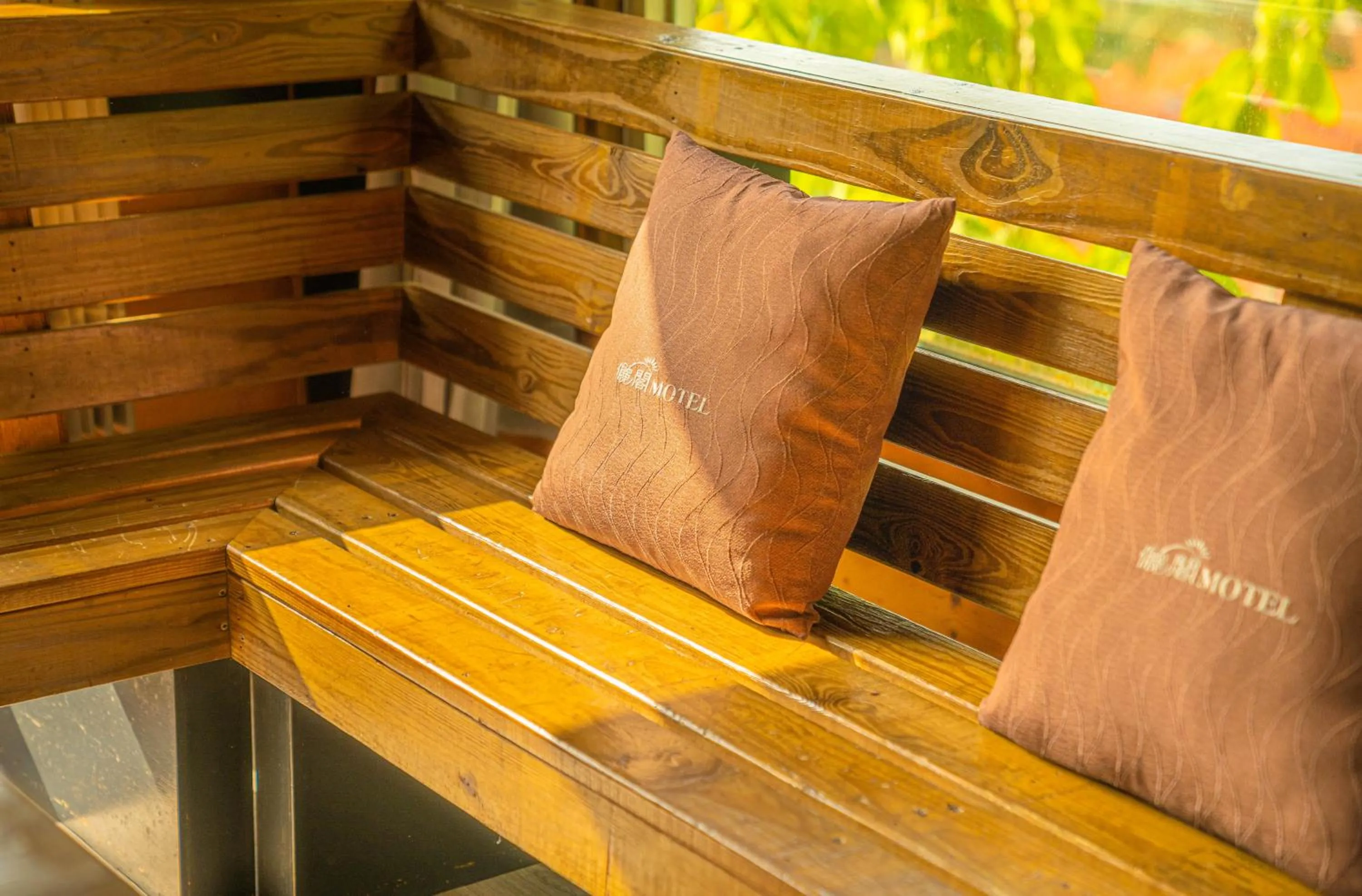 Seating area in Regale Motel