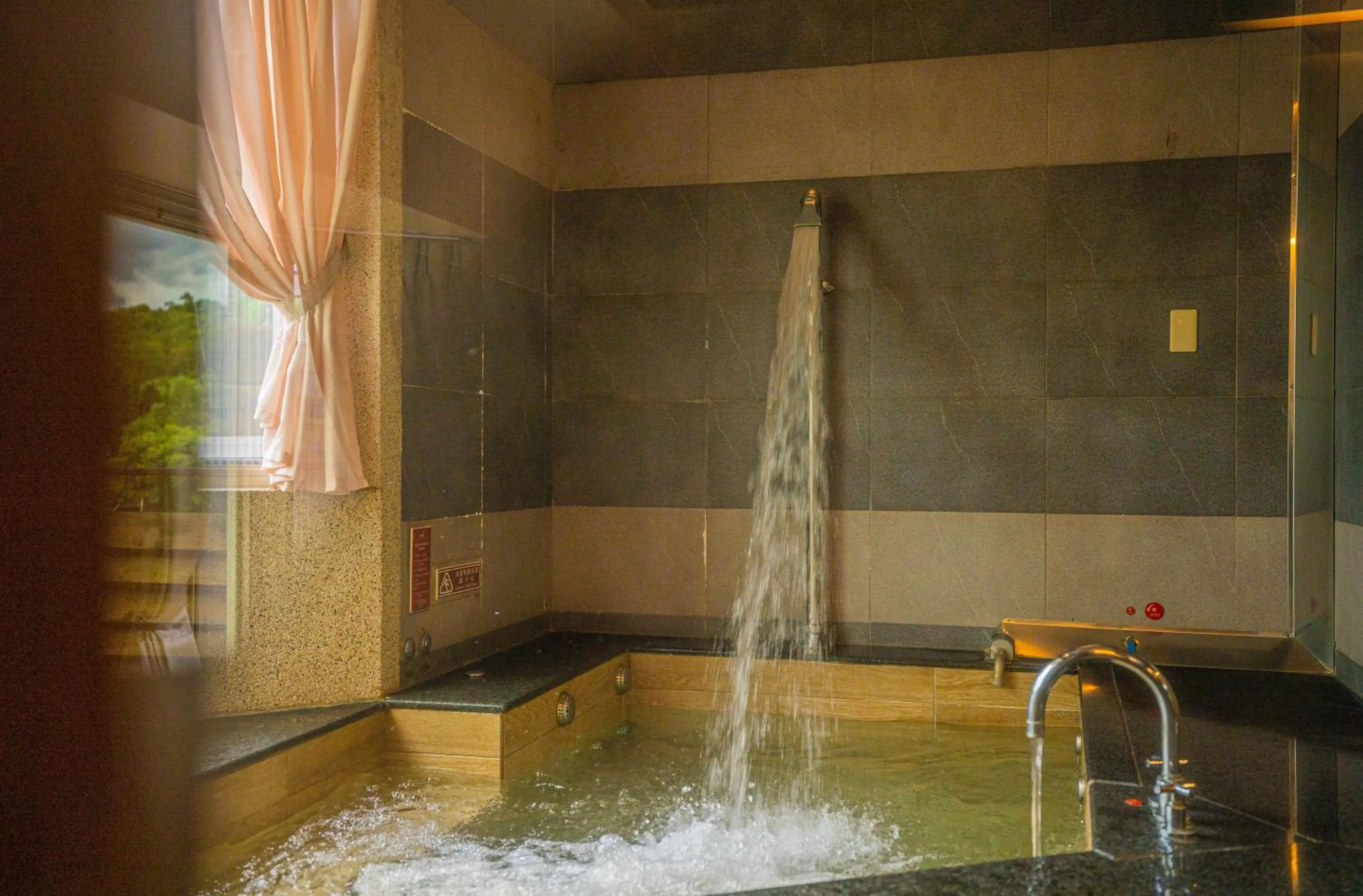 Bathroom in Regale Motel