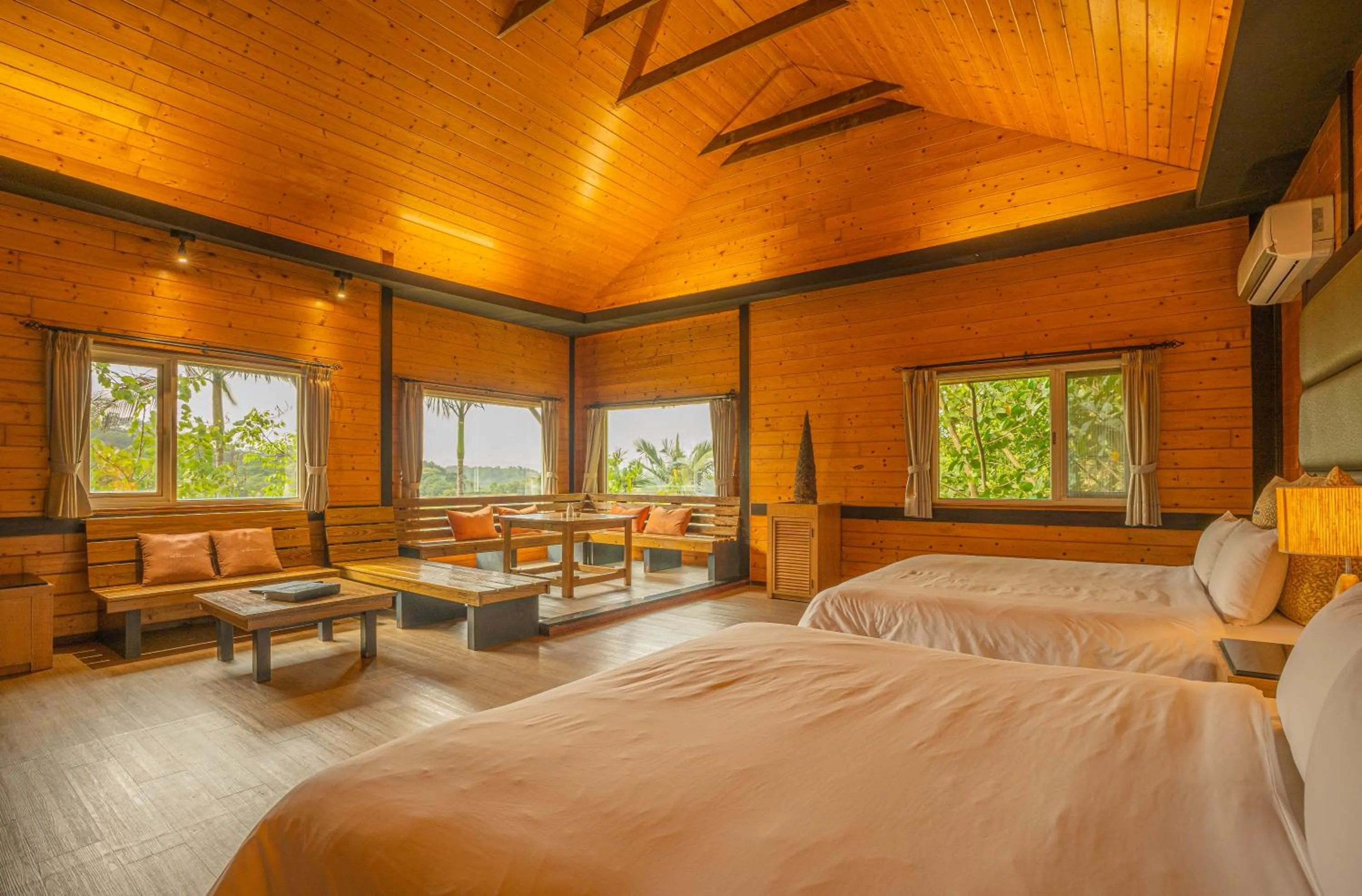 Seating area, Bed in Regale Motel