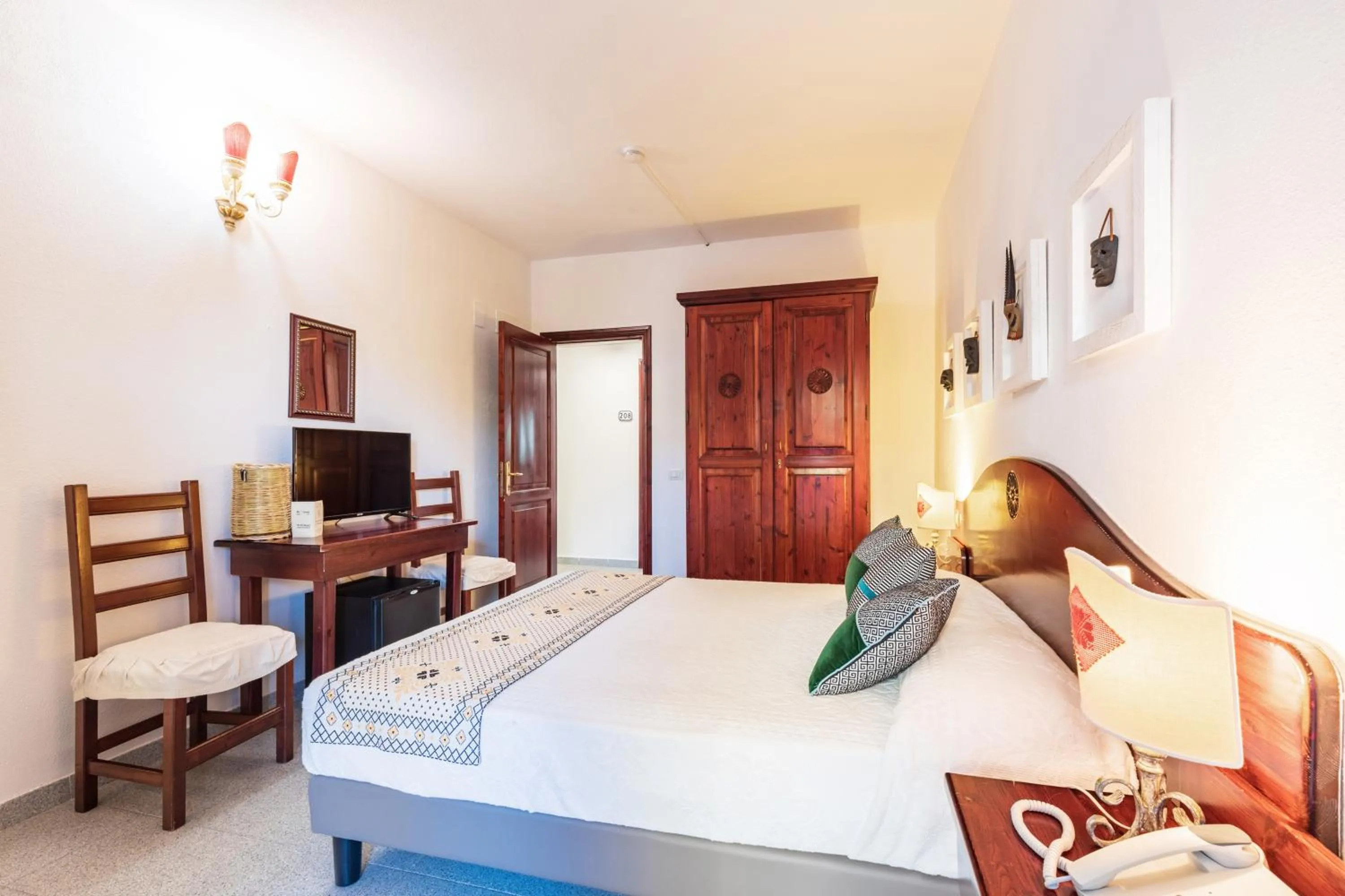 Bed in Hotel S'Ortale Possibilità di Parcheggio interno e Ristorante all'aperto