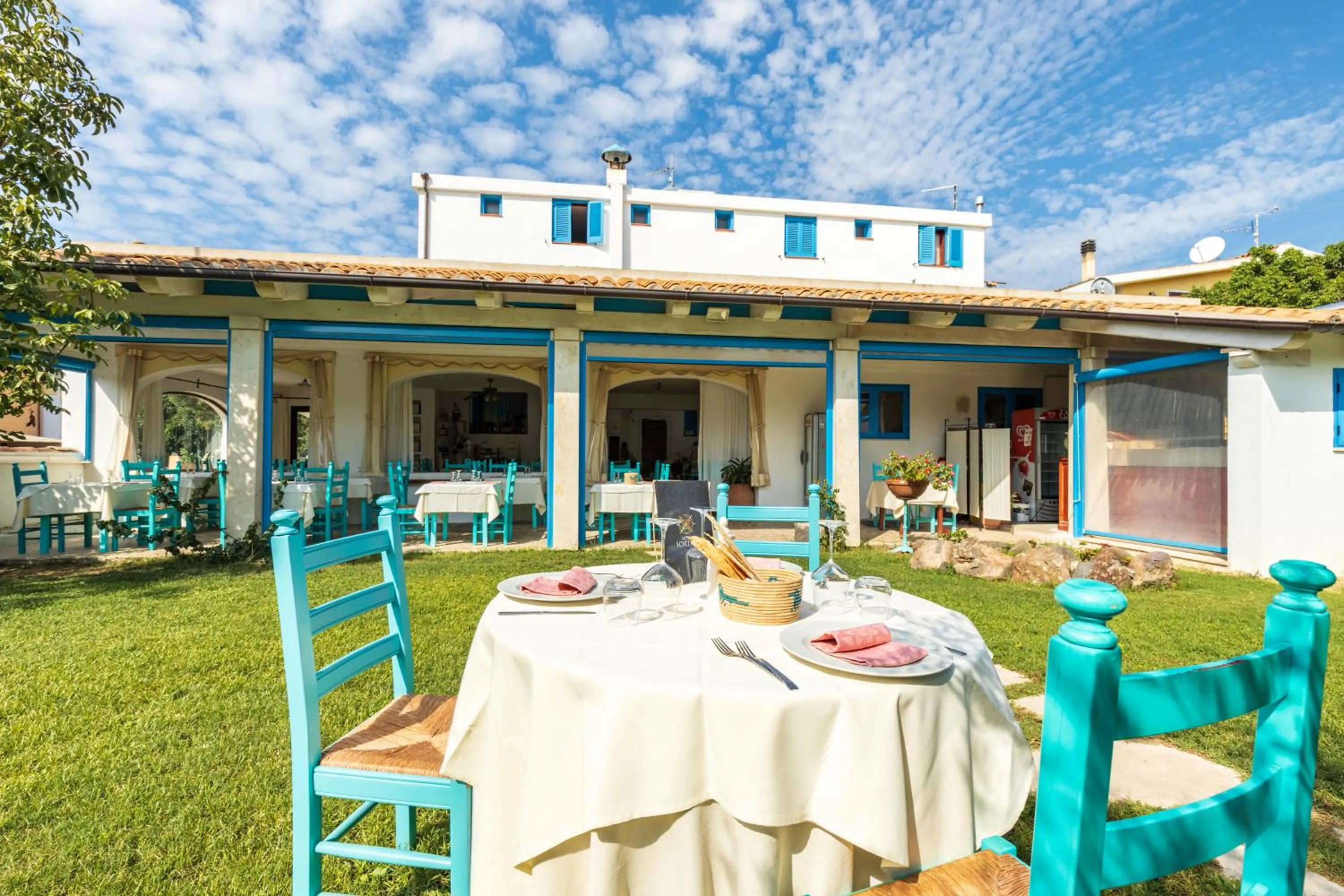 Facade/entrance in Hotel S'Ortale Possibilità di Parcheggio interno e Ristorante all'aperto