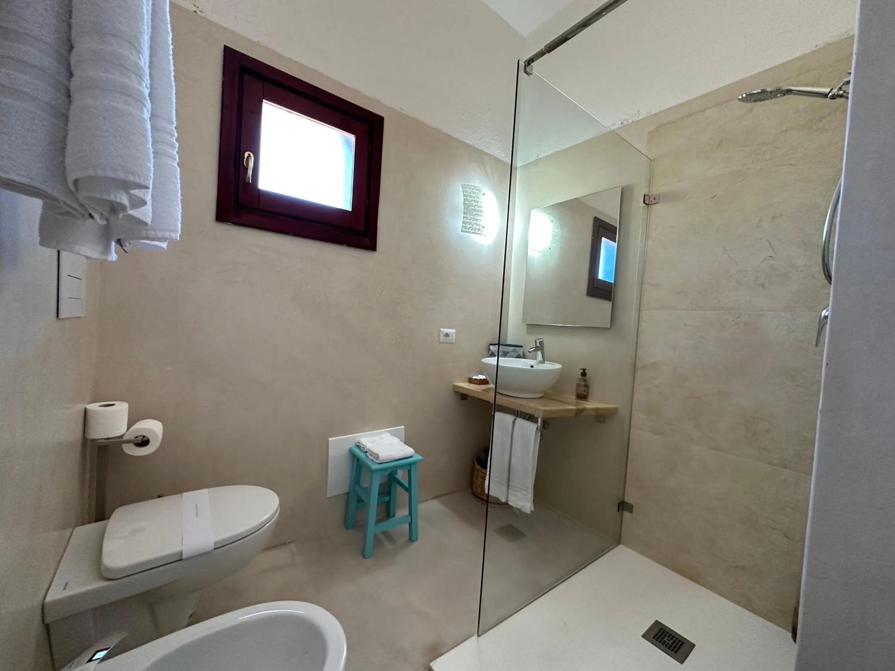 Bathroom in Hotel S'Ortale Possibilità di Parcheggio interno e Ristorante all'aperto