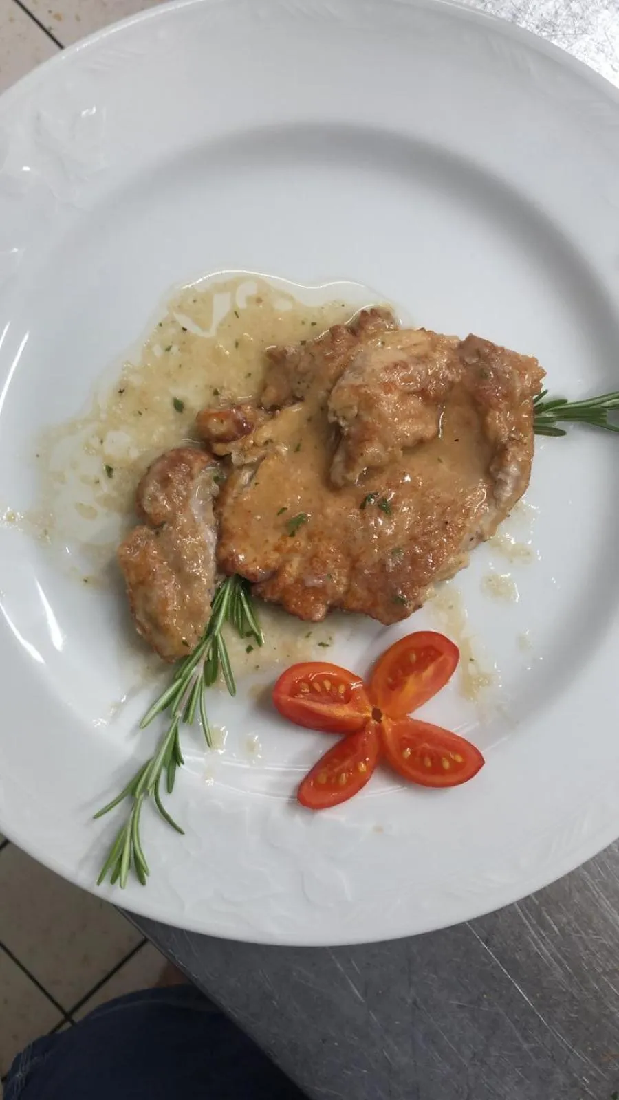 Food and drinks in Hotel S'Ortale Possibilità di Parcheggio interno e Ristorante all'aperto