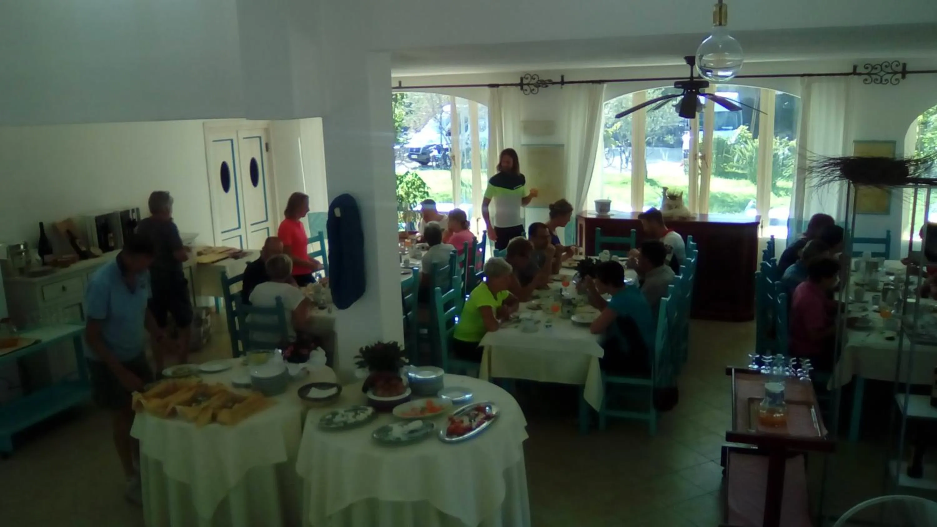 Restaurant/places to eat in Hotel S'Ortale Possibilità di Parcheggio interno e Ristorante all'aperto