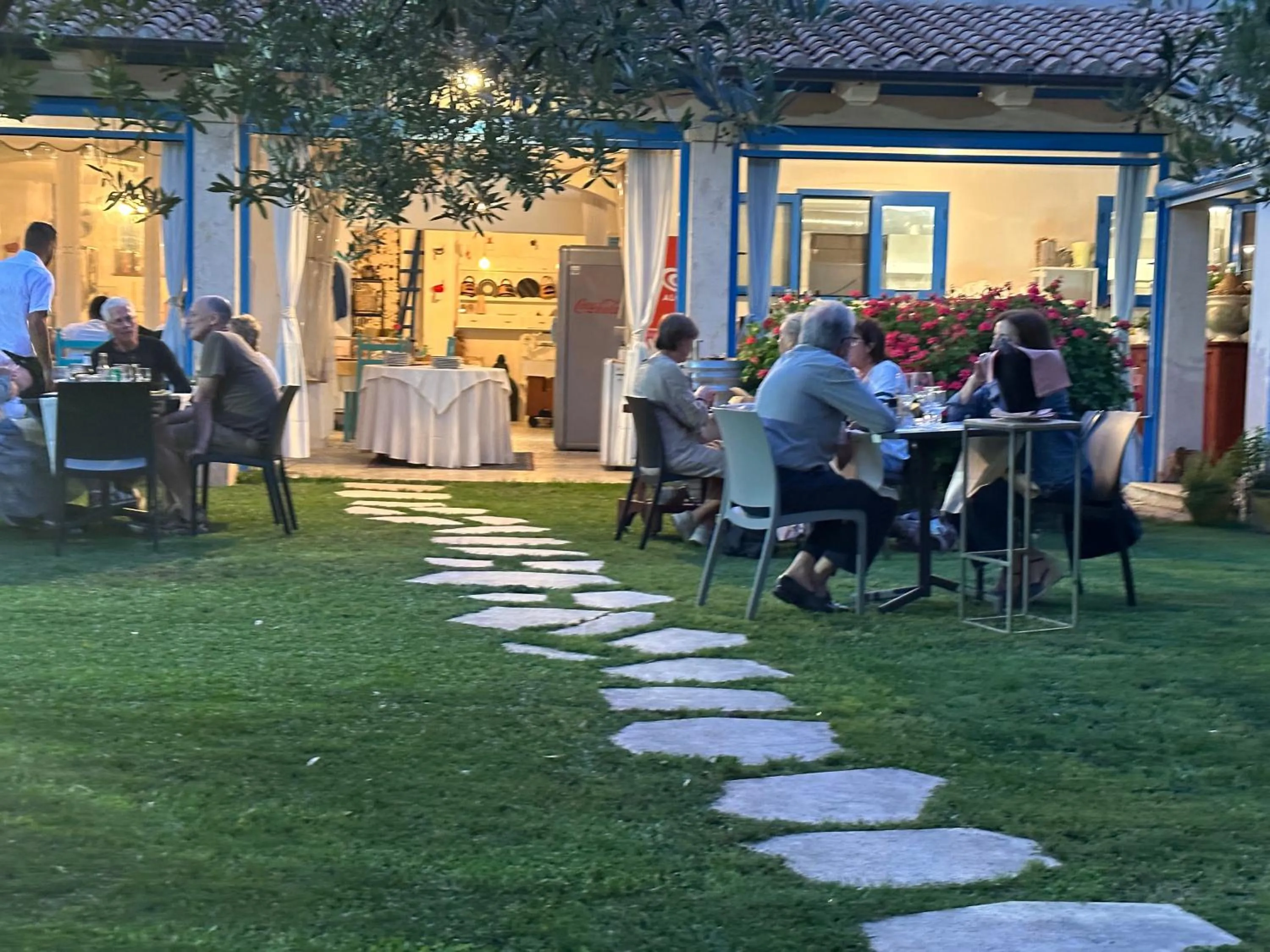 Restaurant/places to eat in Hotel S'Ortale Possibilità di Parcheggio interno e Ristorante all'aperto