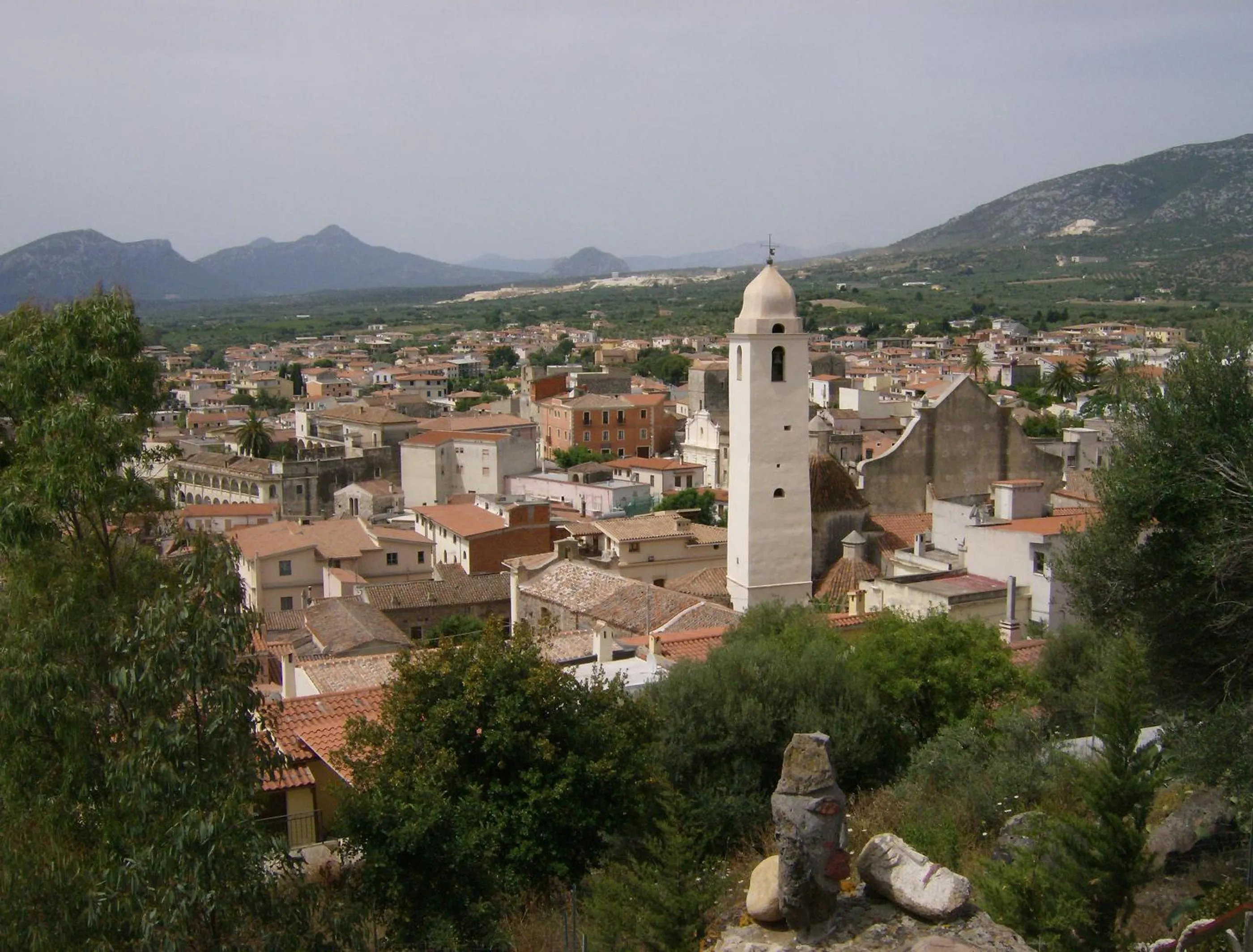 Area and facilities in Hotel S'Ortale Possibilità di Parcheggio interno e Ristorante all'aperto