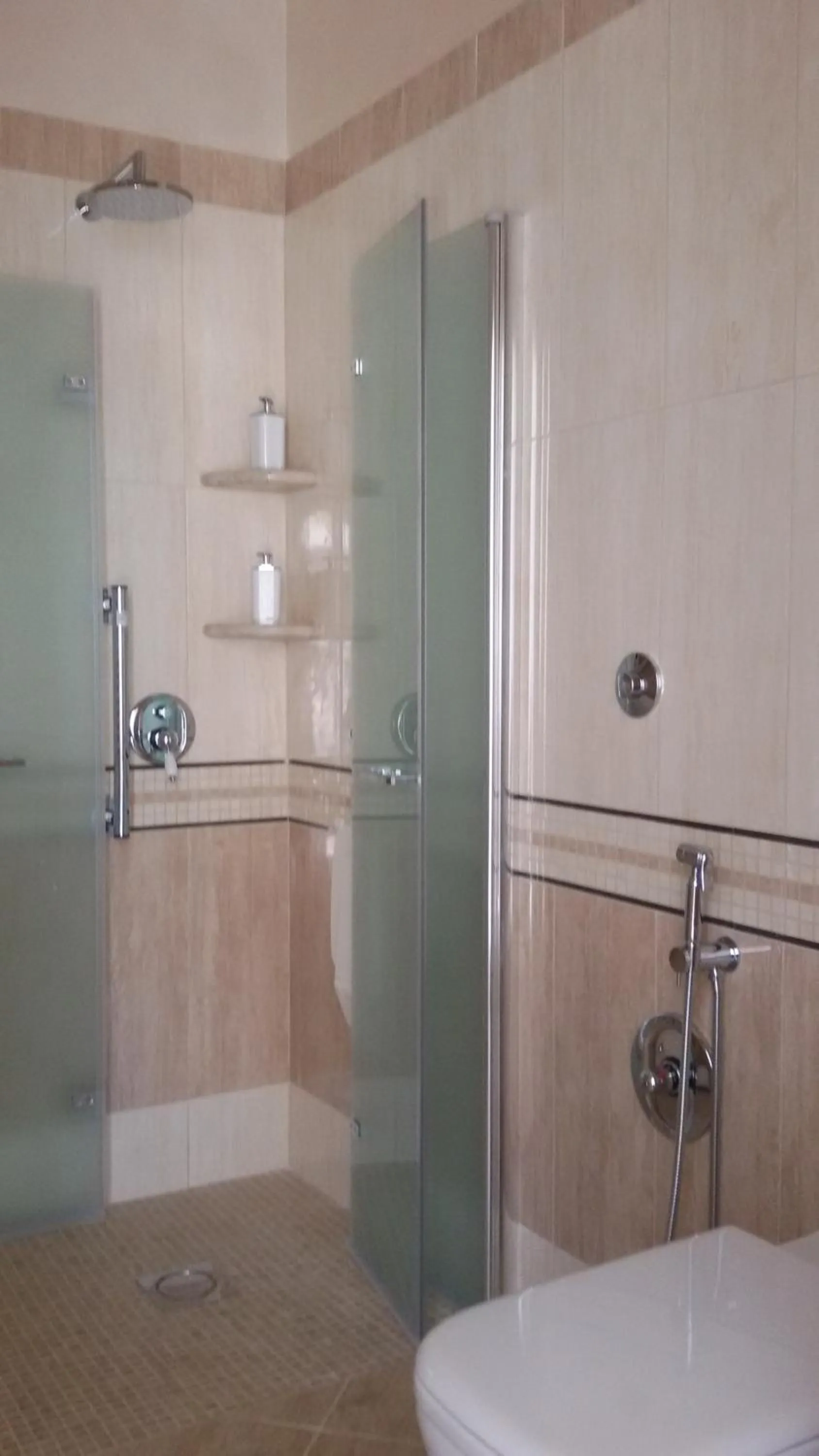 Bathroom in Daphnae House