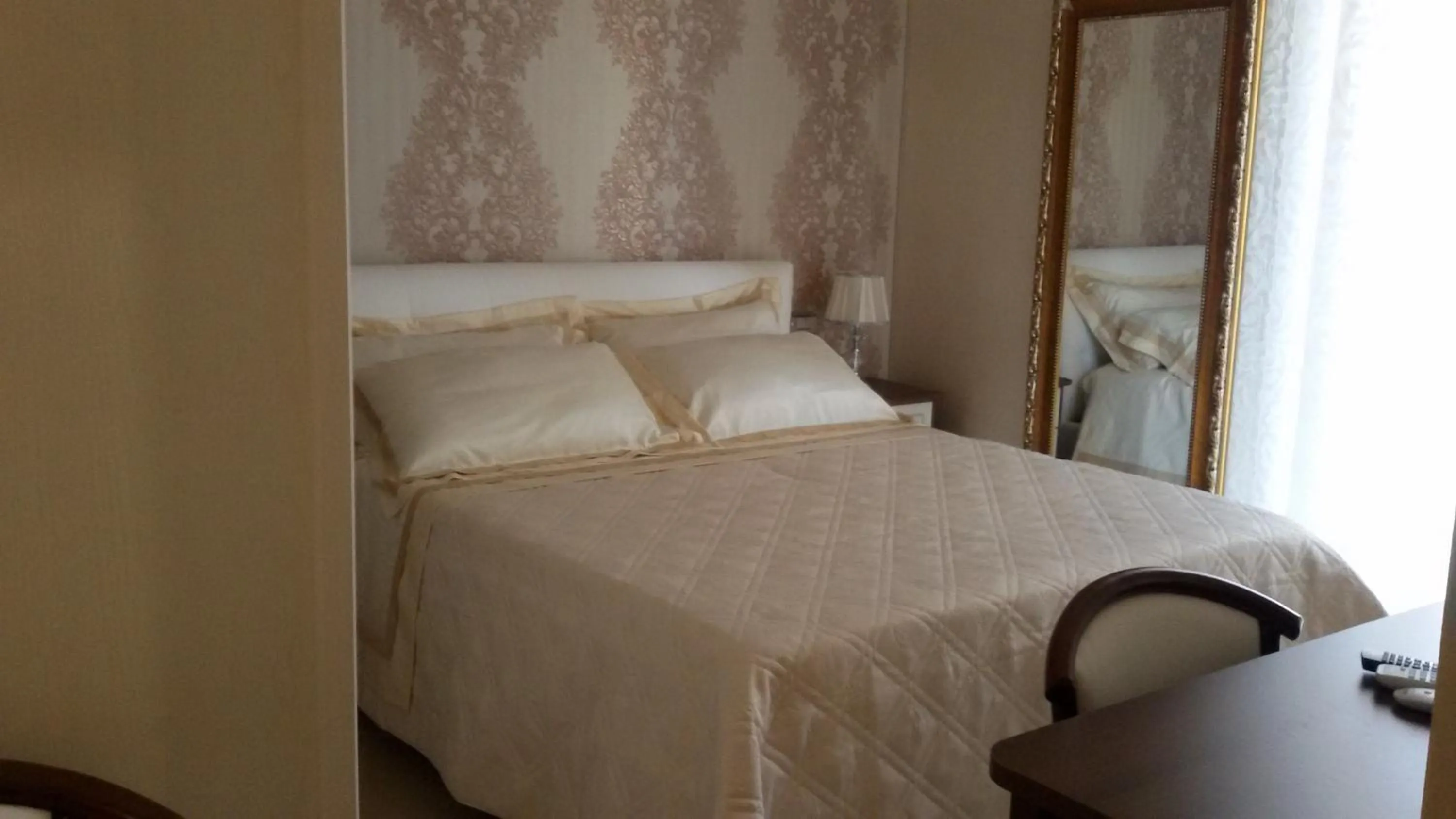 Other, Bed in Daphnae House