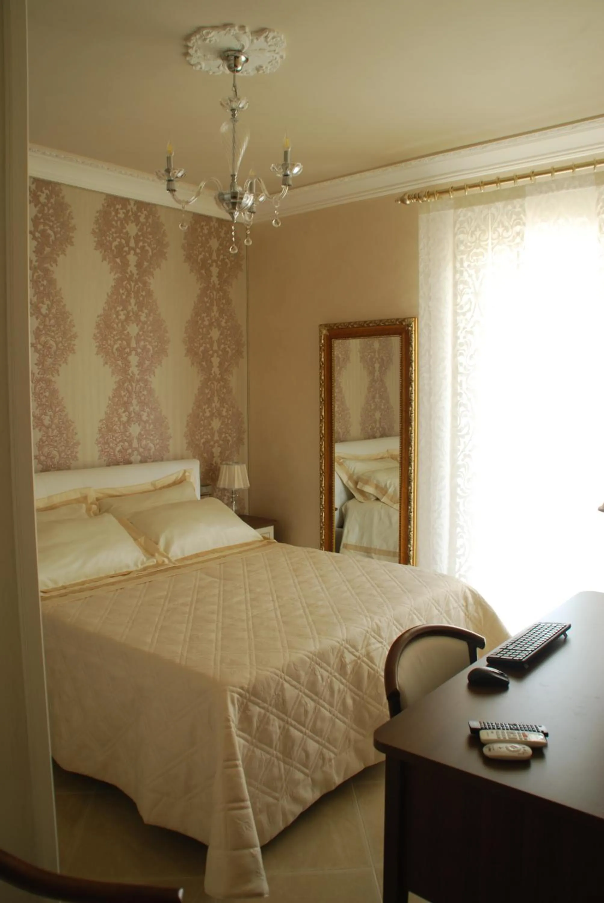 TV and multimedia, Bed in Daphnae House