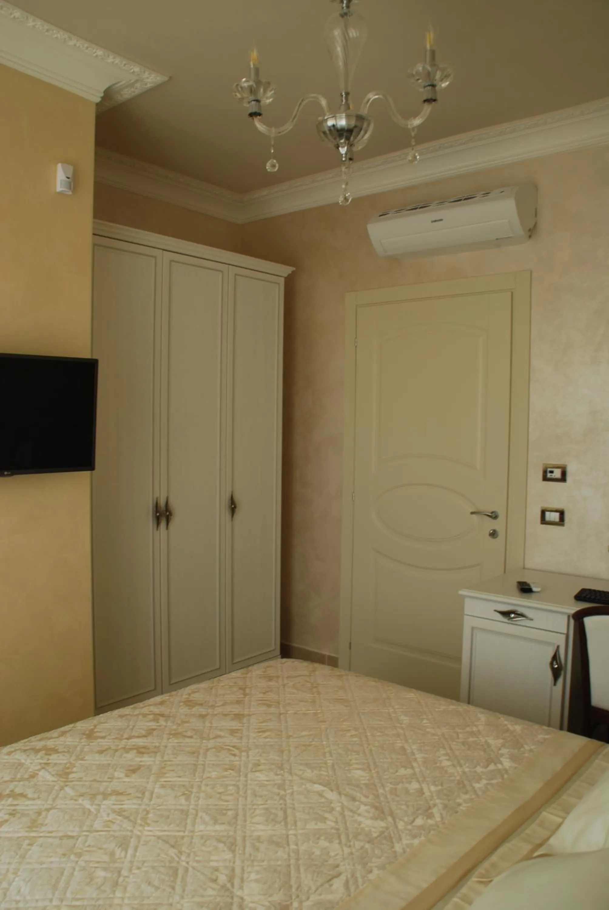 Other, Bed in Daphnae House