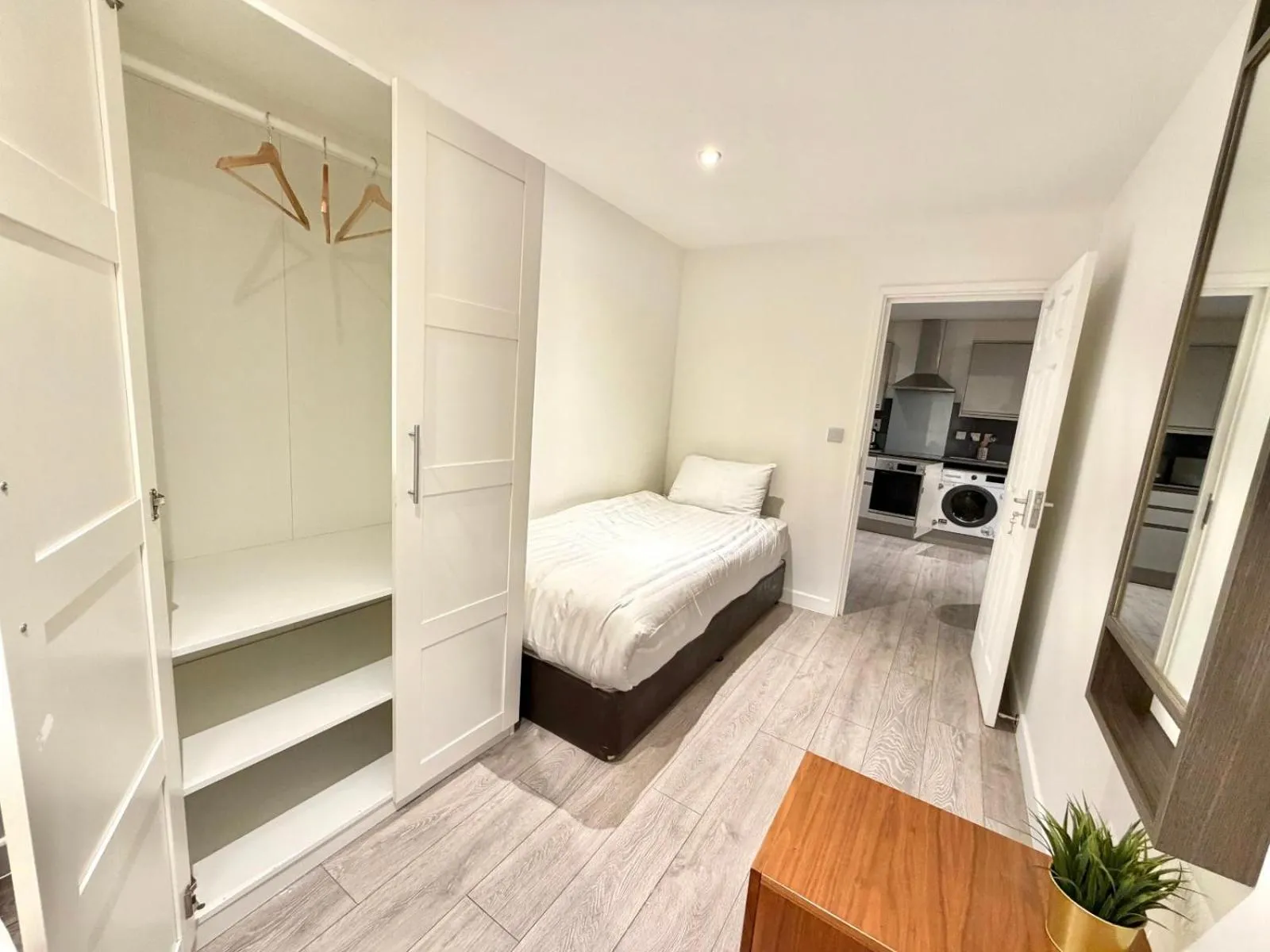 Bed in Hampton Suites Serviced Apartments