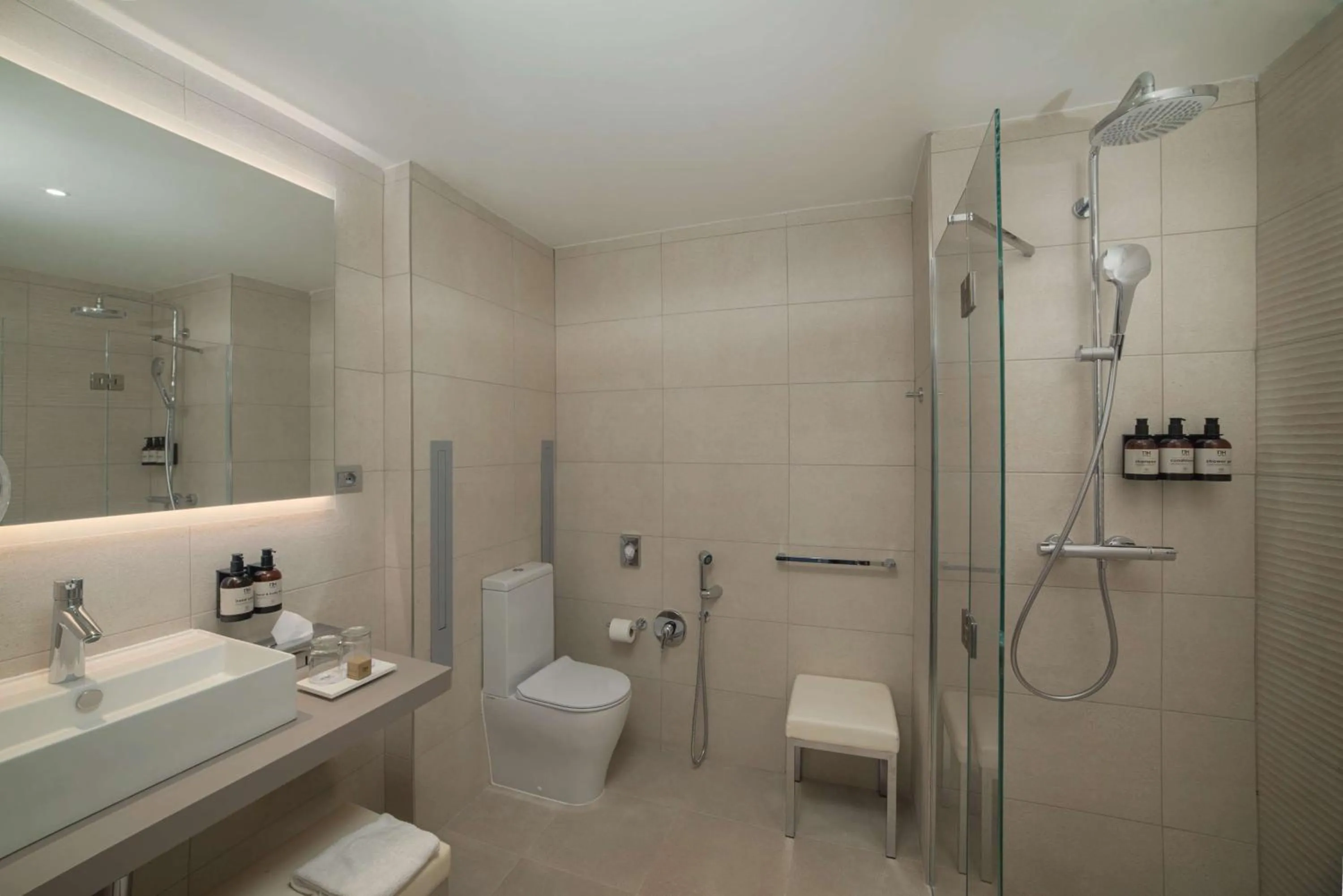 Bathroom in NH Trieste