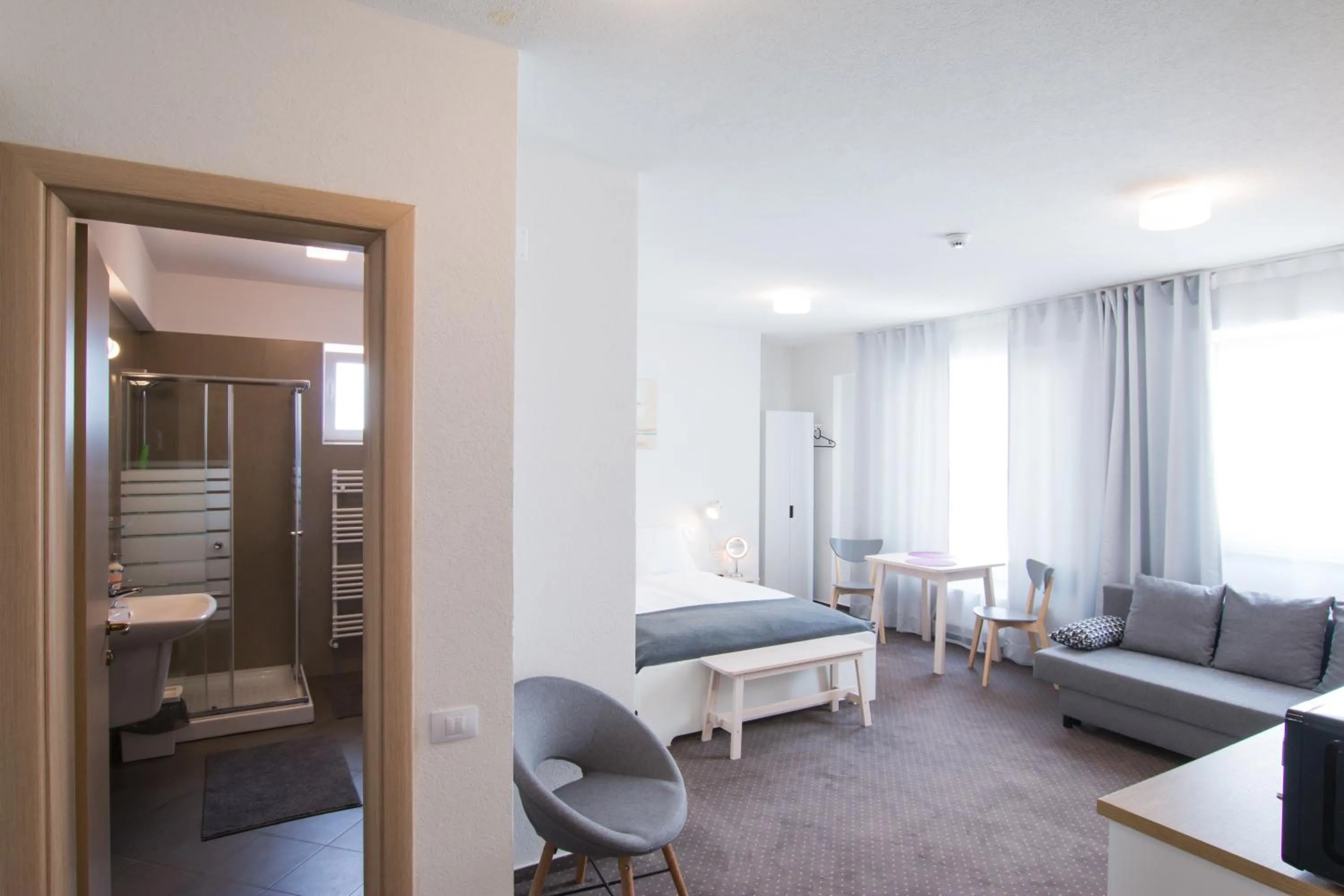 Family Studio - single occupancy in Victoriei City Studios