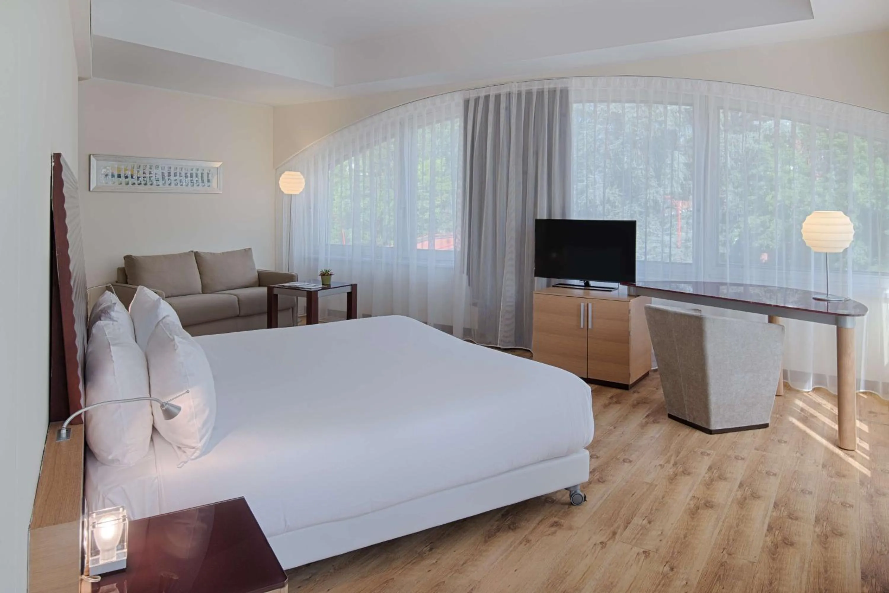 Photo of the whole room, Bed in NH Milano 2