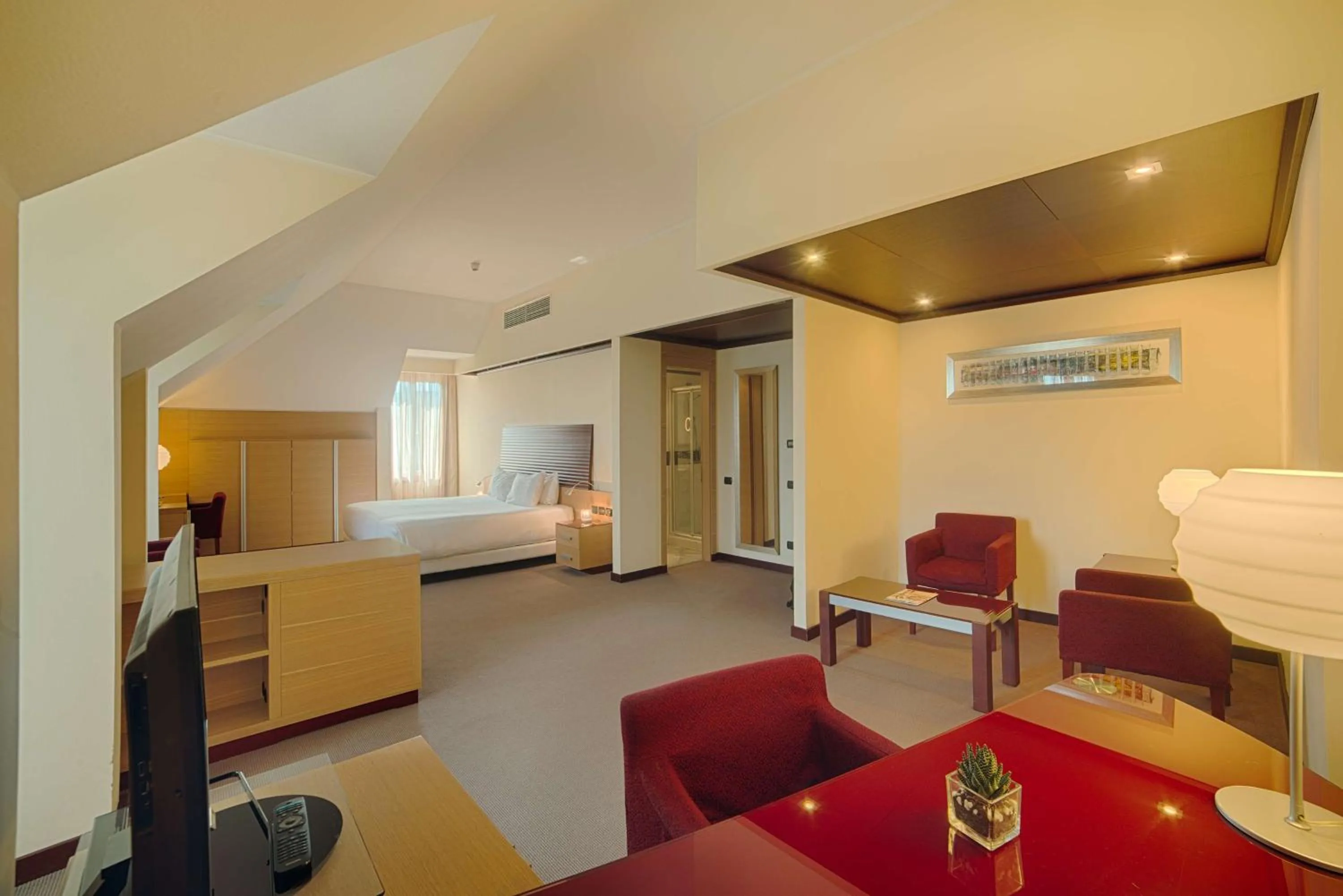 Photo of the whole room, Bed in NH Milano 2