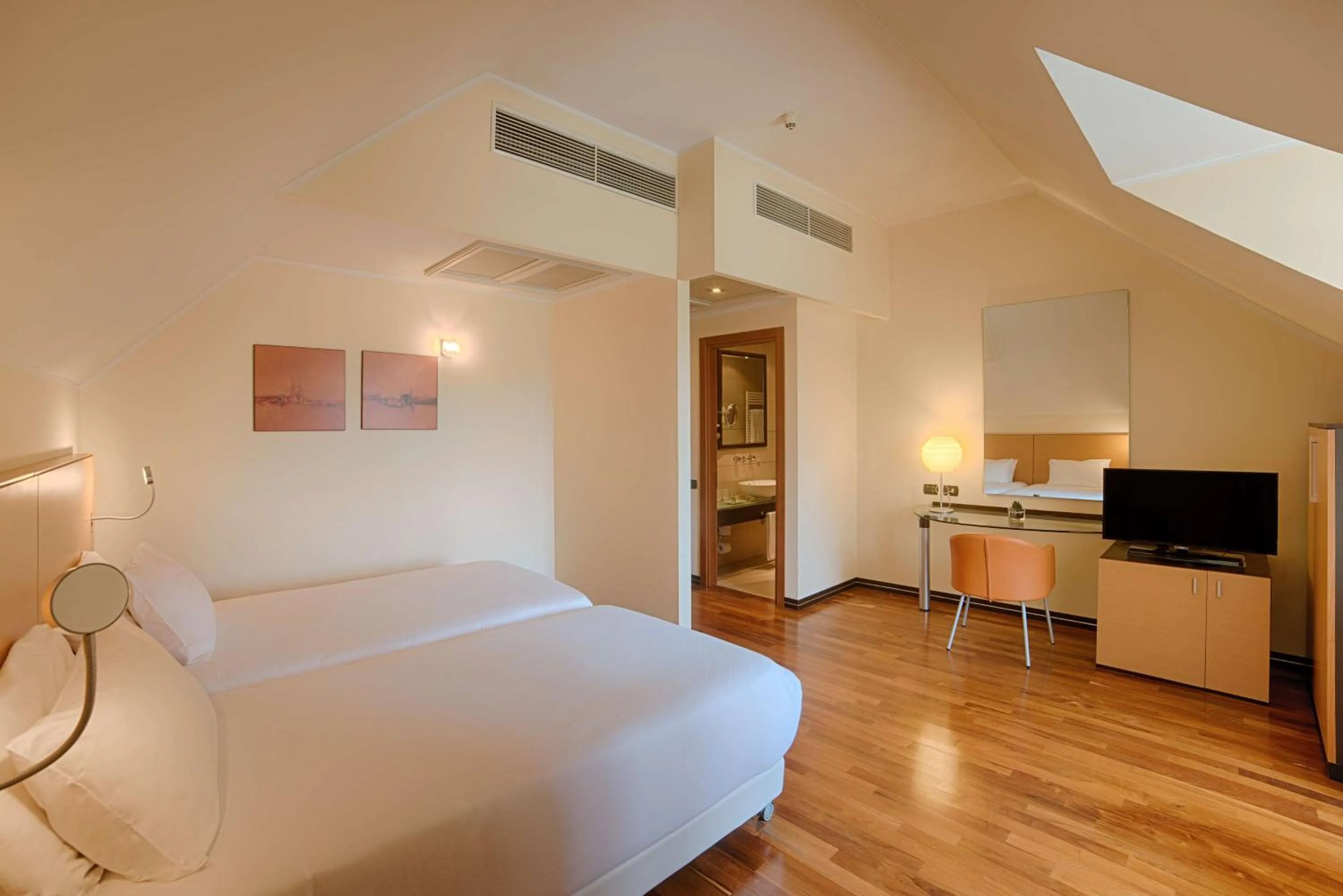 Superior Double or Twin Room with Extra Bed in NH Milano 2