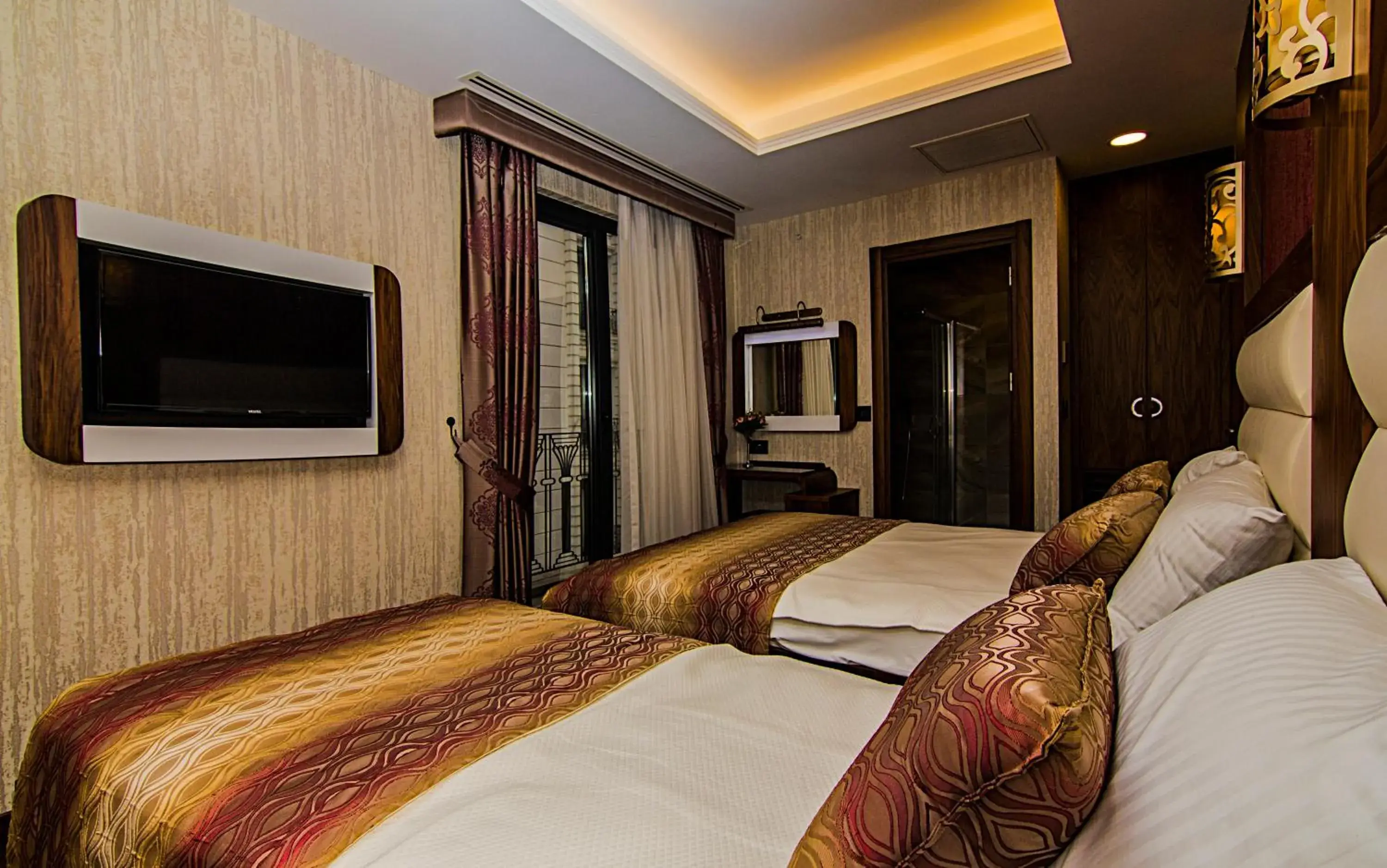 Superior Triple Room in İstanbul Vertu Hotel Superior Triple Room in İstanbul Vertu Hotel