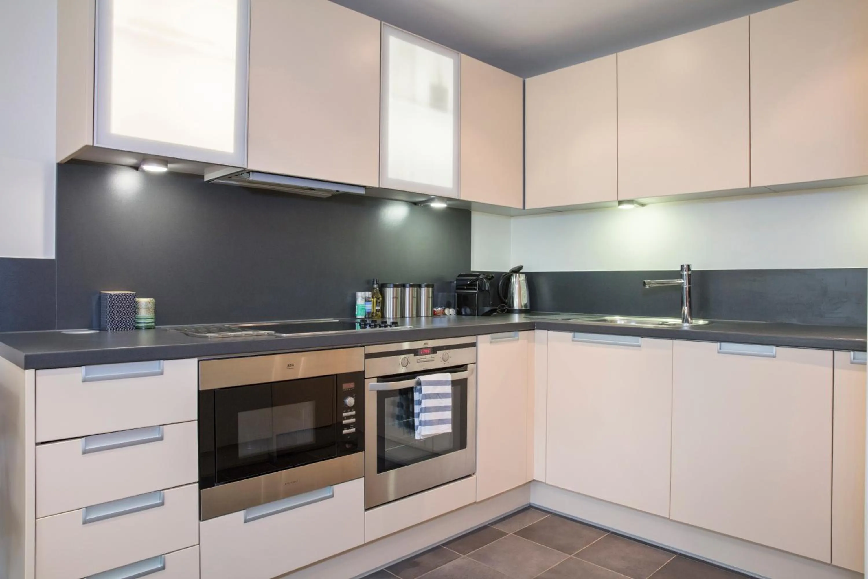 Kitchen or kitchenette in The Cedar Suite