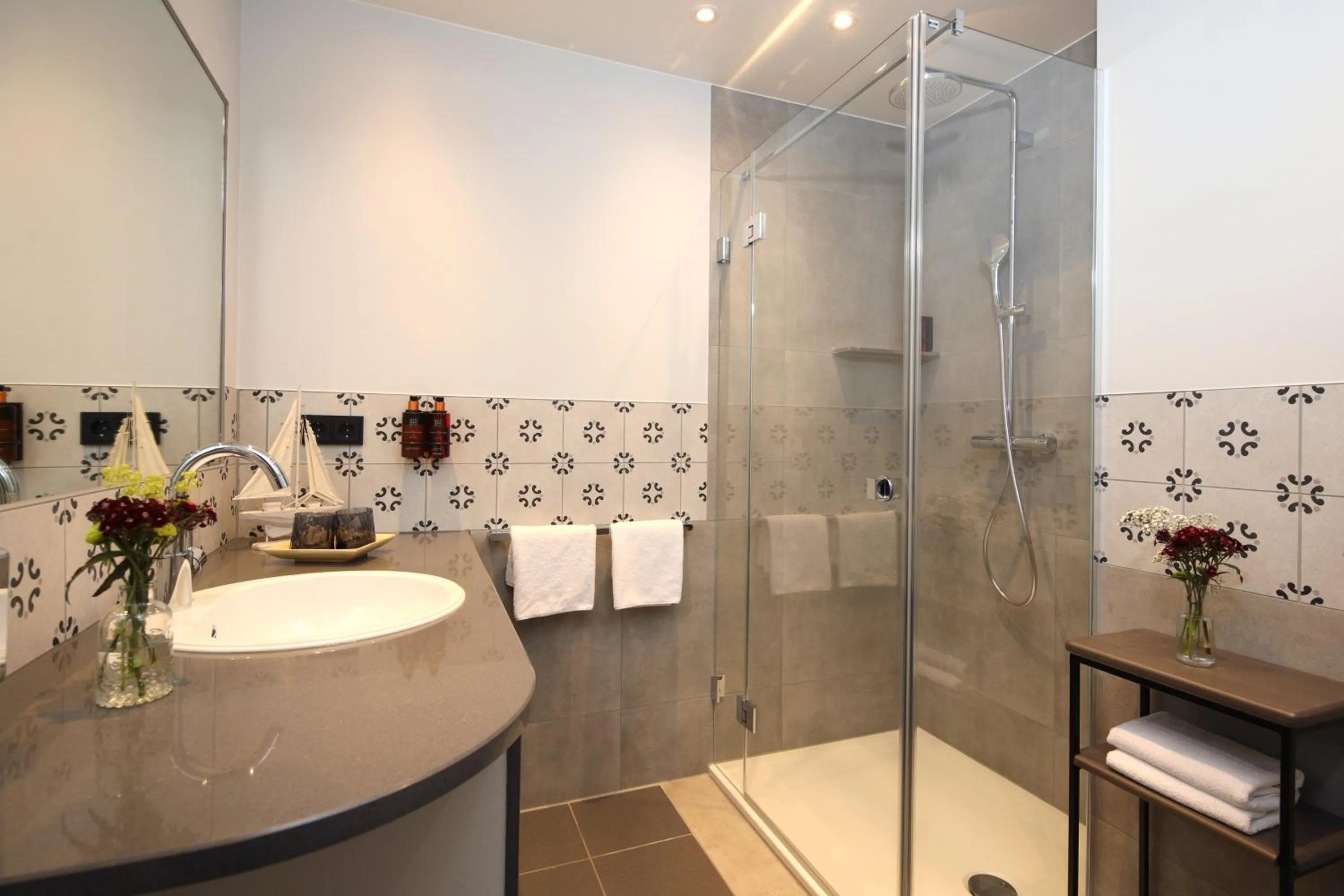 Shower in Seehotel Niedernberg - Das Dorf am See