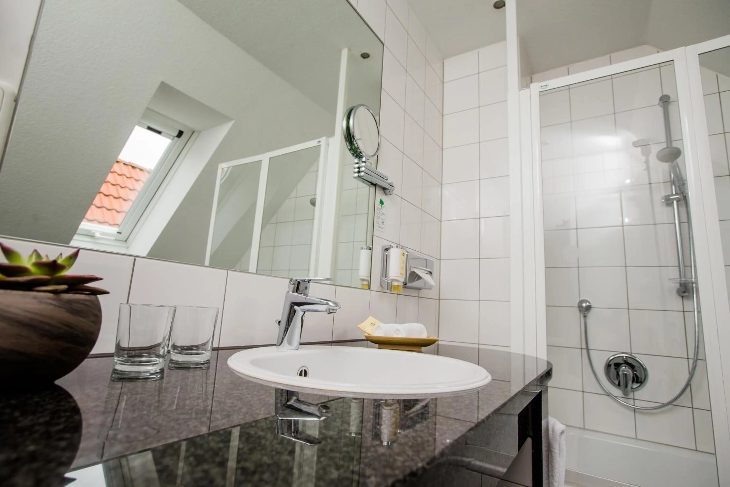 Shower in Seehotel Niedernberg - Das Dorf am See