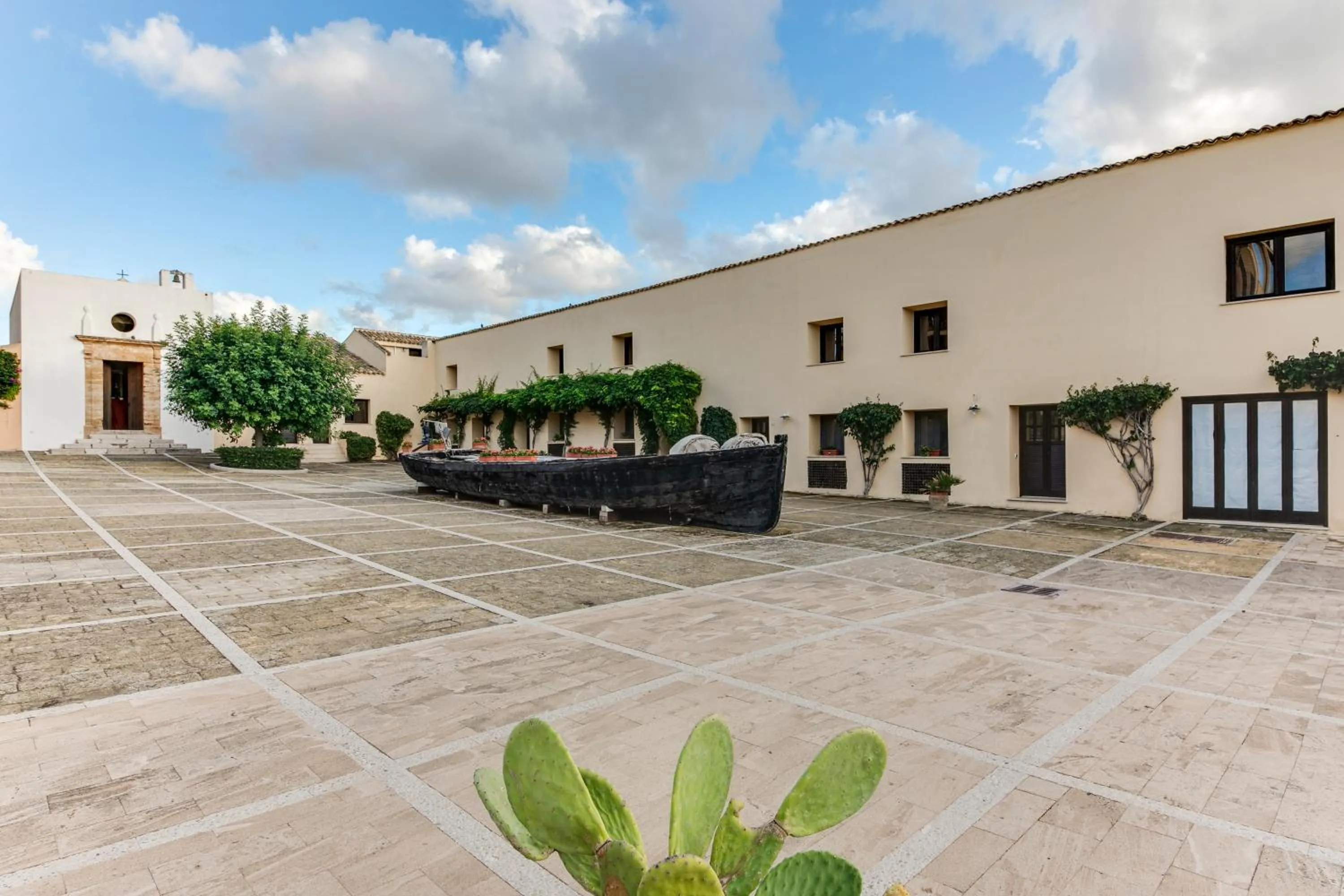 Property building in Phi Hotel La Tonnara di Bonagia